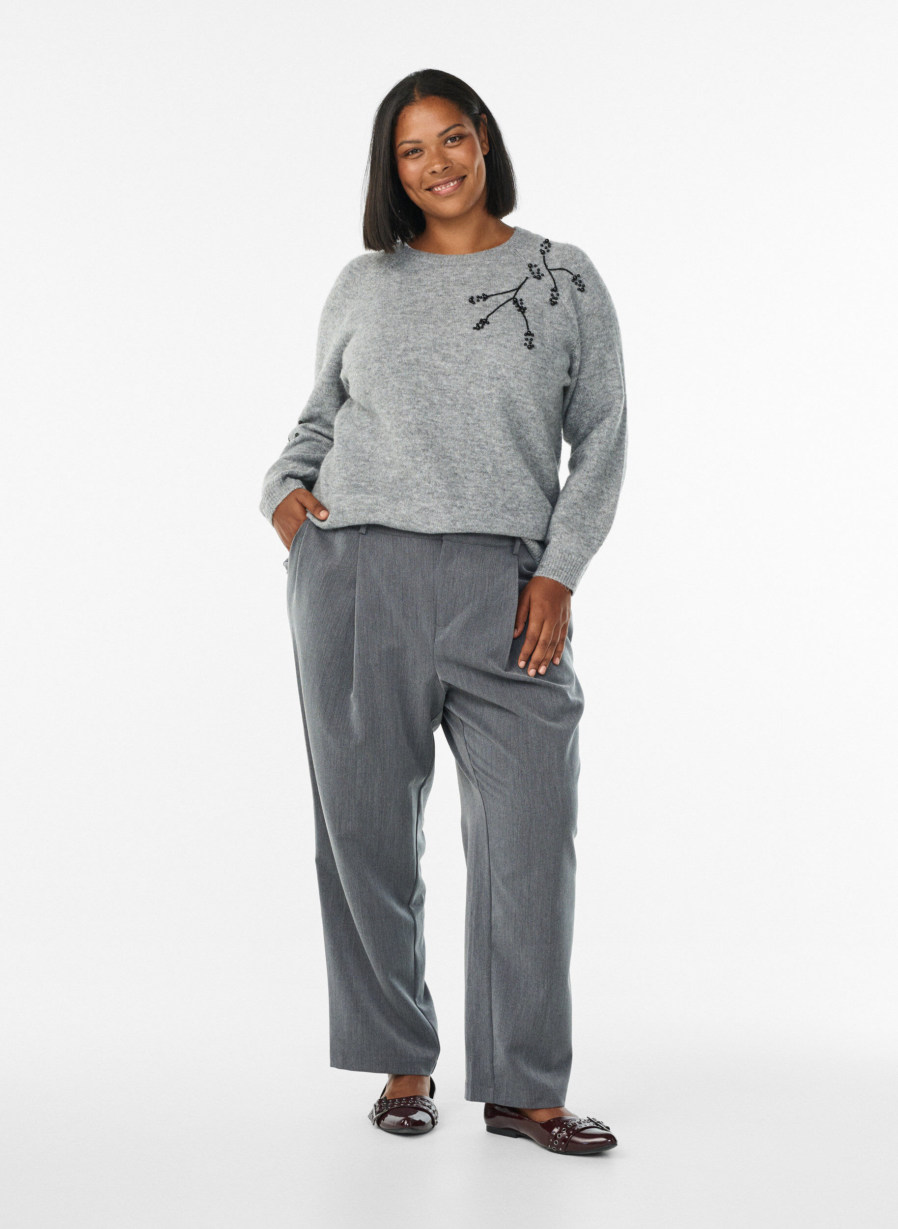 ZizziPullover mit Perlenstickerei, Grau, Model image number 1