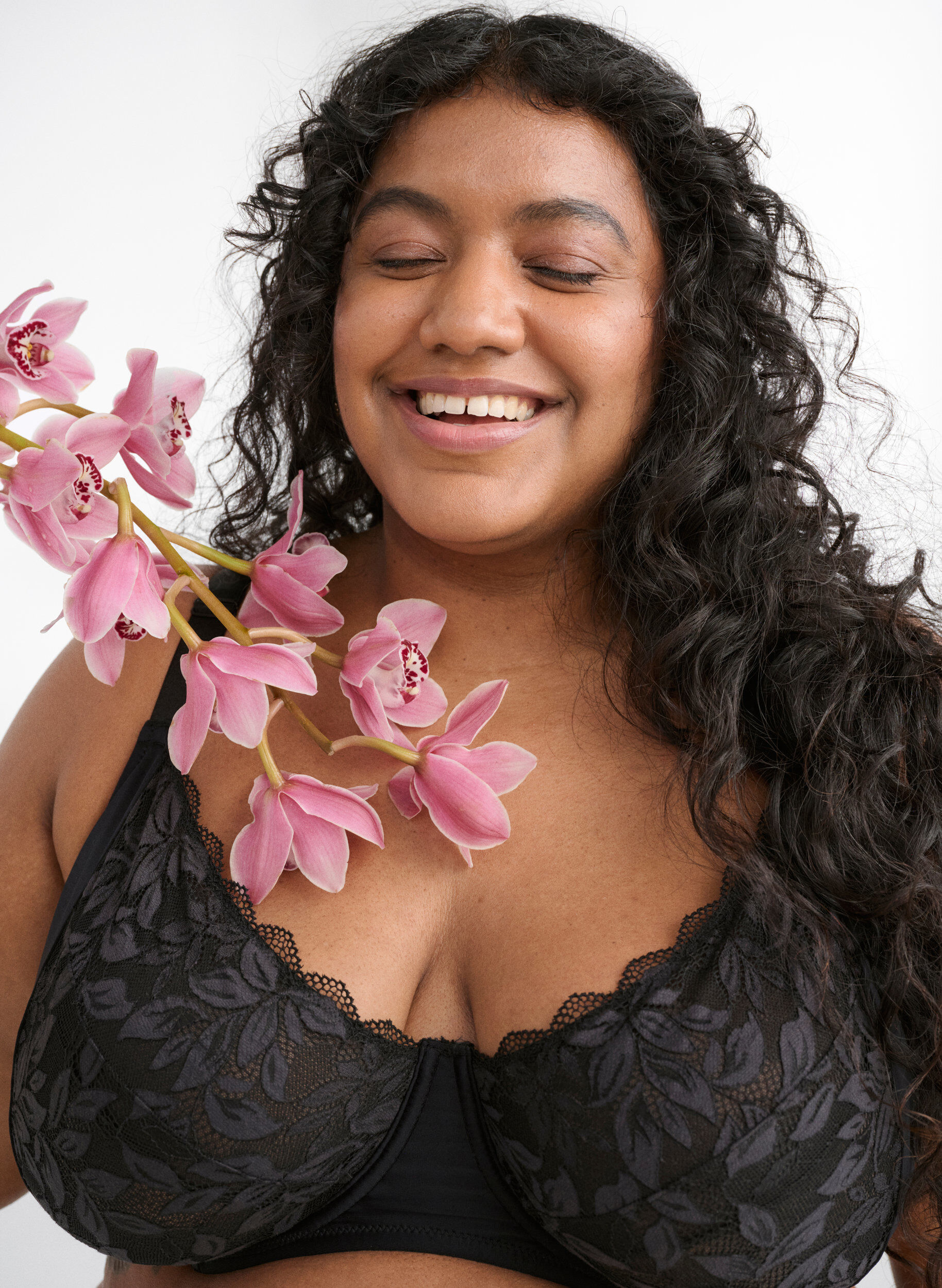 ZizziBH mit voller Abdeckung und Spitze, Schwarz, Image image number 0