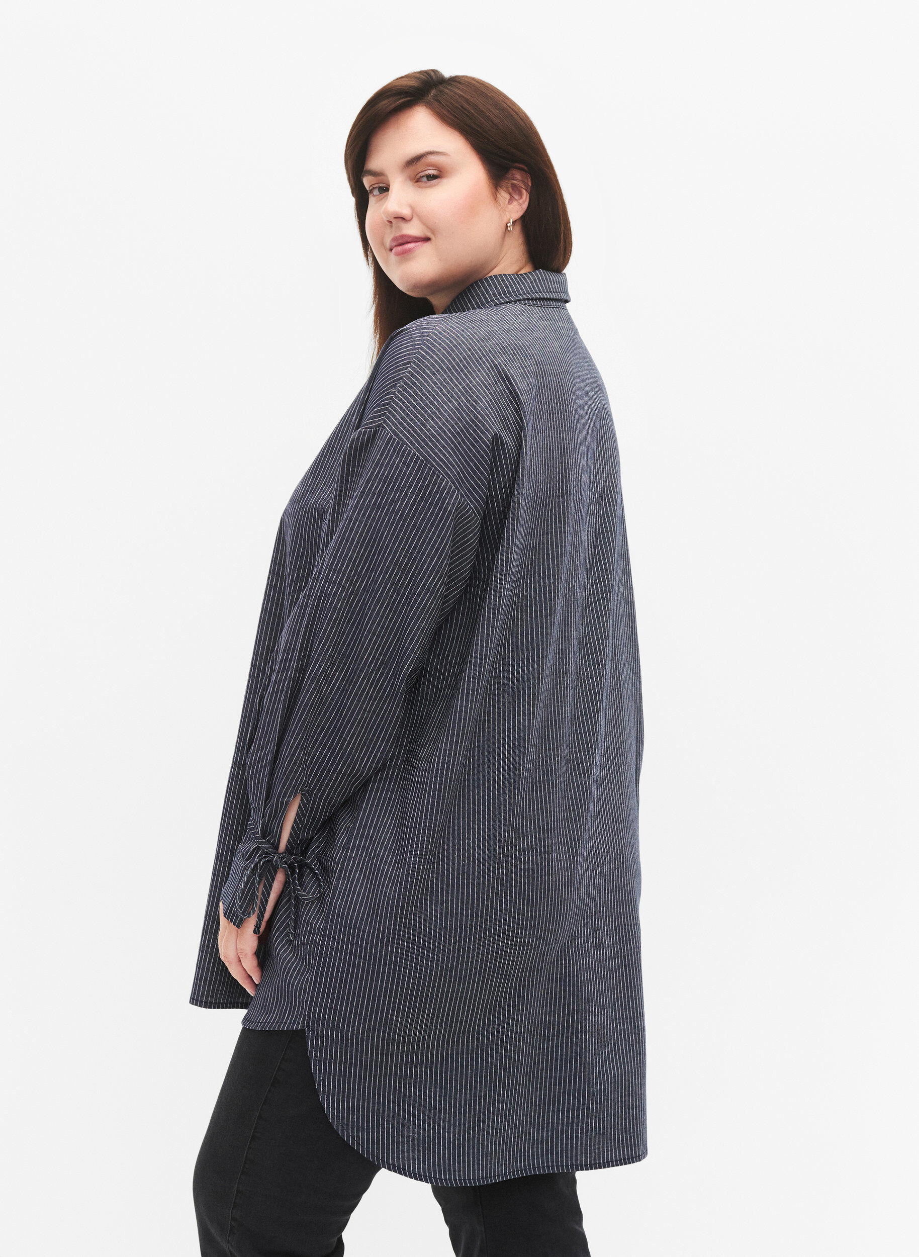 ZizziHemd mit Bindedetail an den &Auml;rmeln, Navy Stripe, Model image number 1