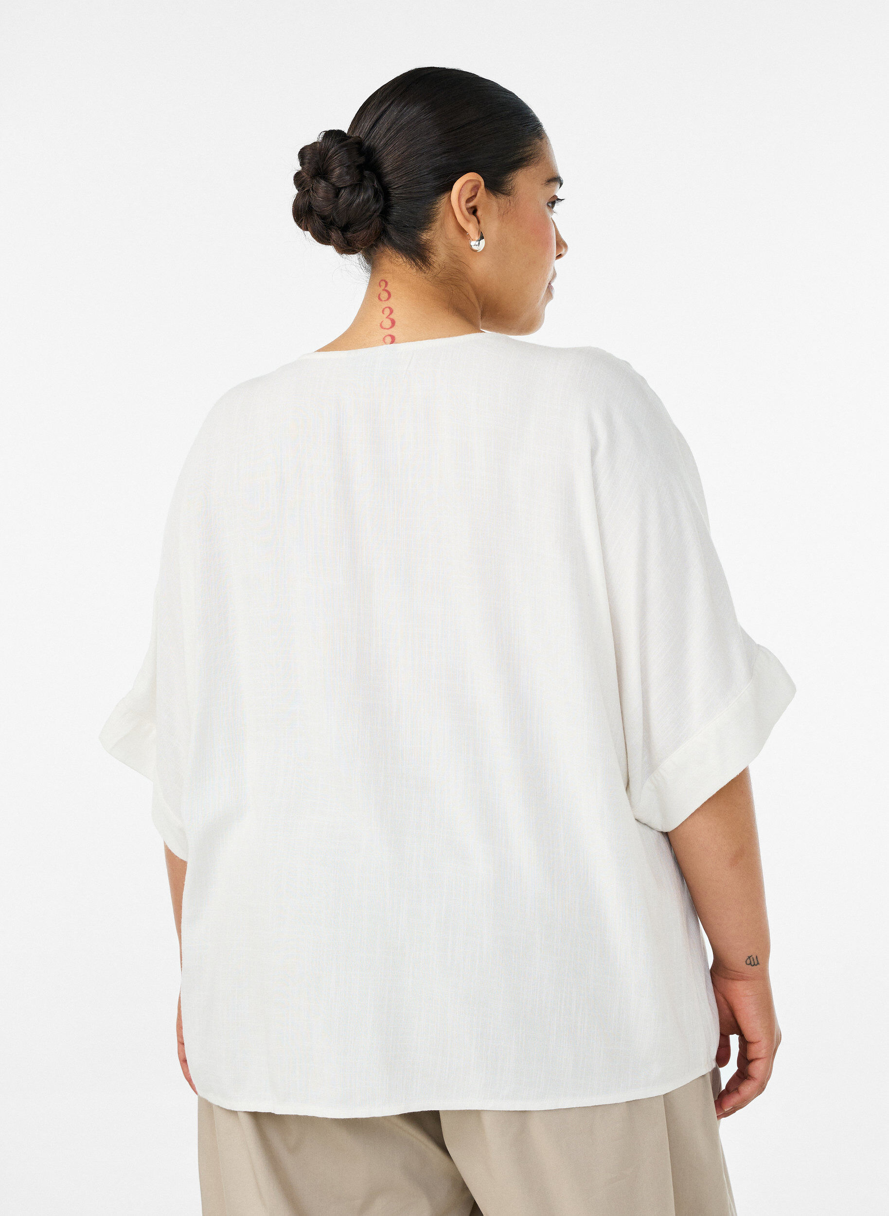 ZizziViskosebluse mit Crochet-Besatz und Kn&ouml;pfen, Vanille, Model image number 2