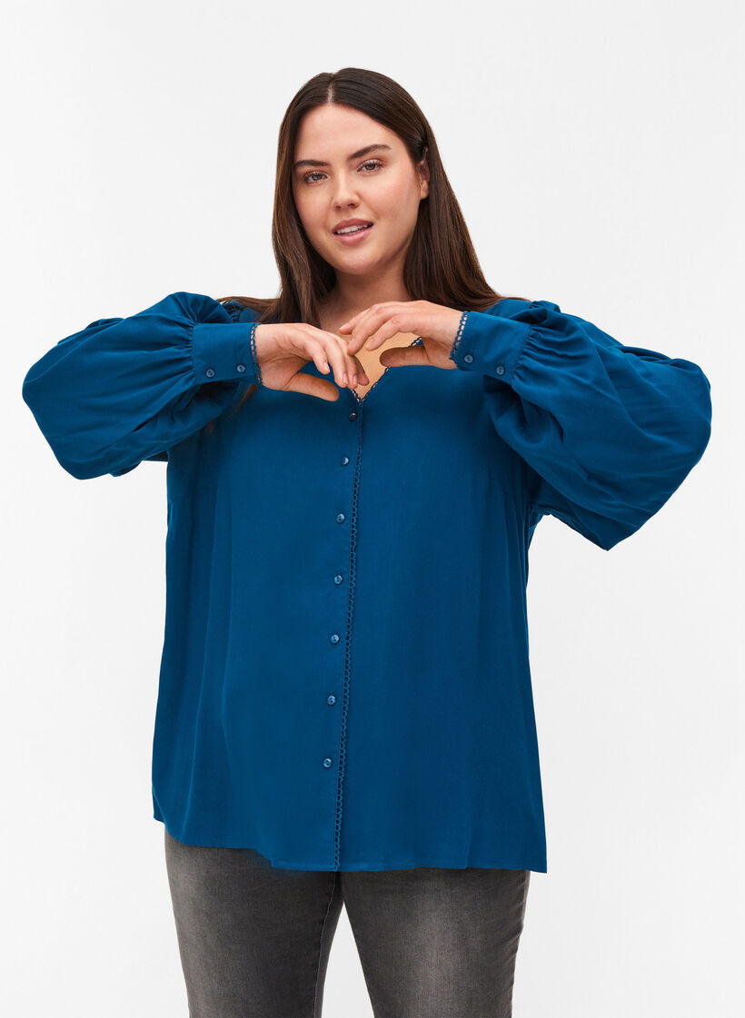 Viskosebluse mit Knöpfen und Ballonärmeln, Poseidon, Model image number 0