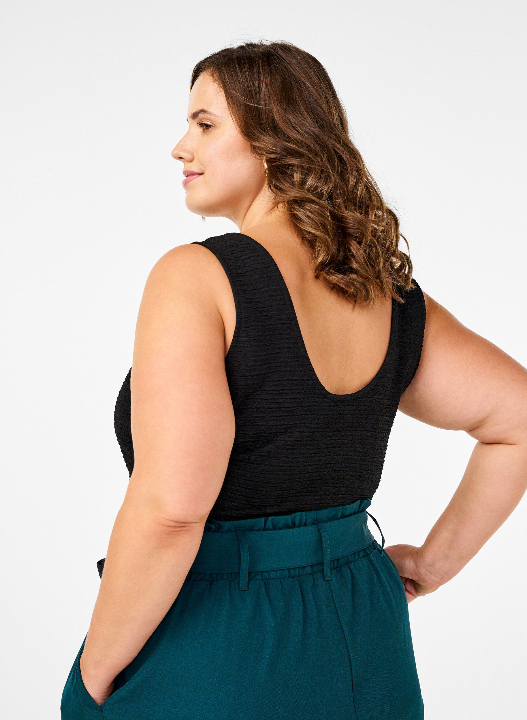 Zizzi&Auml;rmelloser Body mit Struktur, Black, Model image number 1