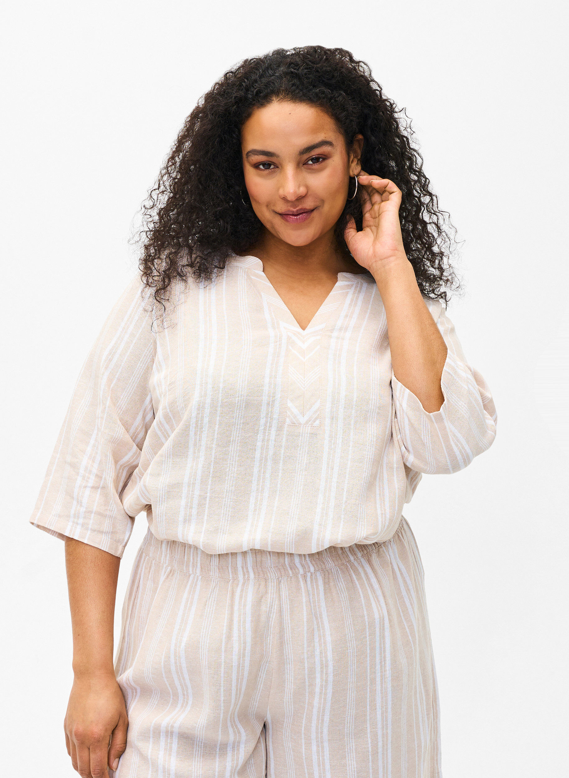 ZizziGestreifte Bluse aus einer Leinen-Viskose-Mischung, Beige, Model image number 0