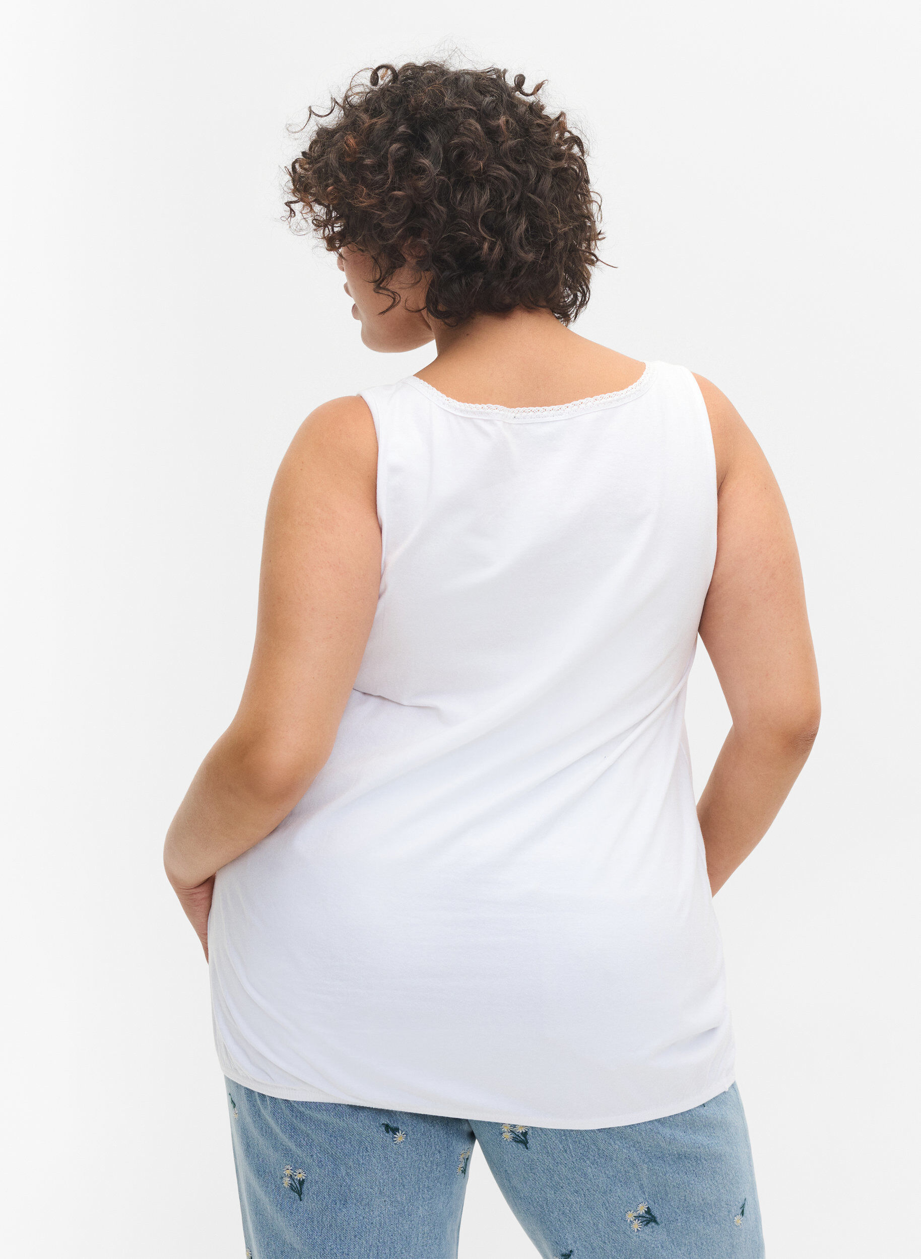 ZizziBaumwolltop mit Rundhalsausschnitt und Spitzensaum, Bright White, Model image number 1