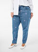 Mille Mom Fit Jeans mit Stickerei, Blau, Model image number 3