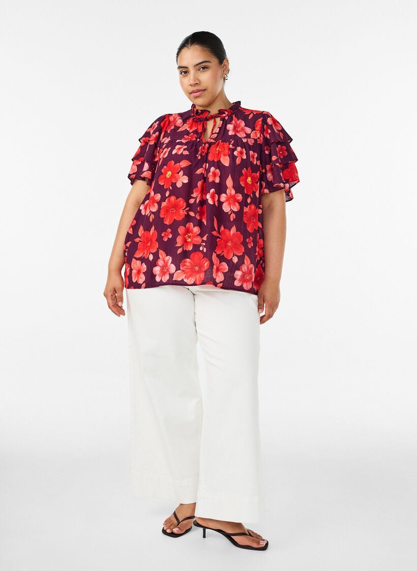 Gebl&uuml;mte Bluse aus Viskose mit R&uuml;schen&auml;rmeln, Lila, Model image number 1