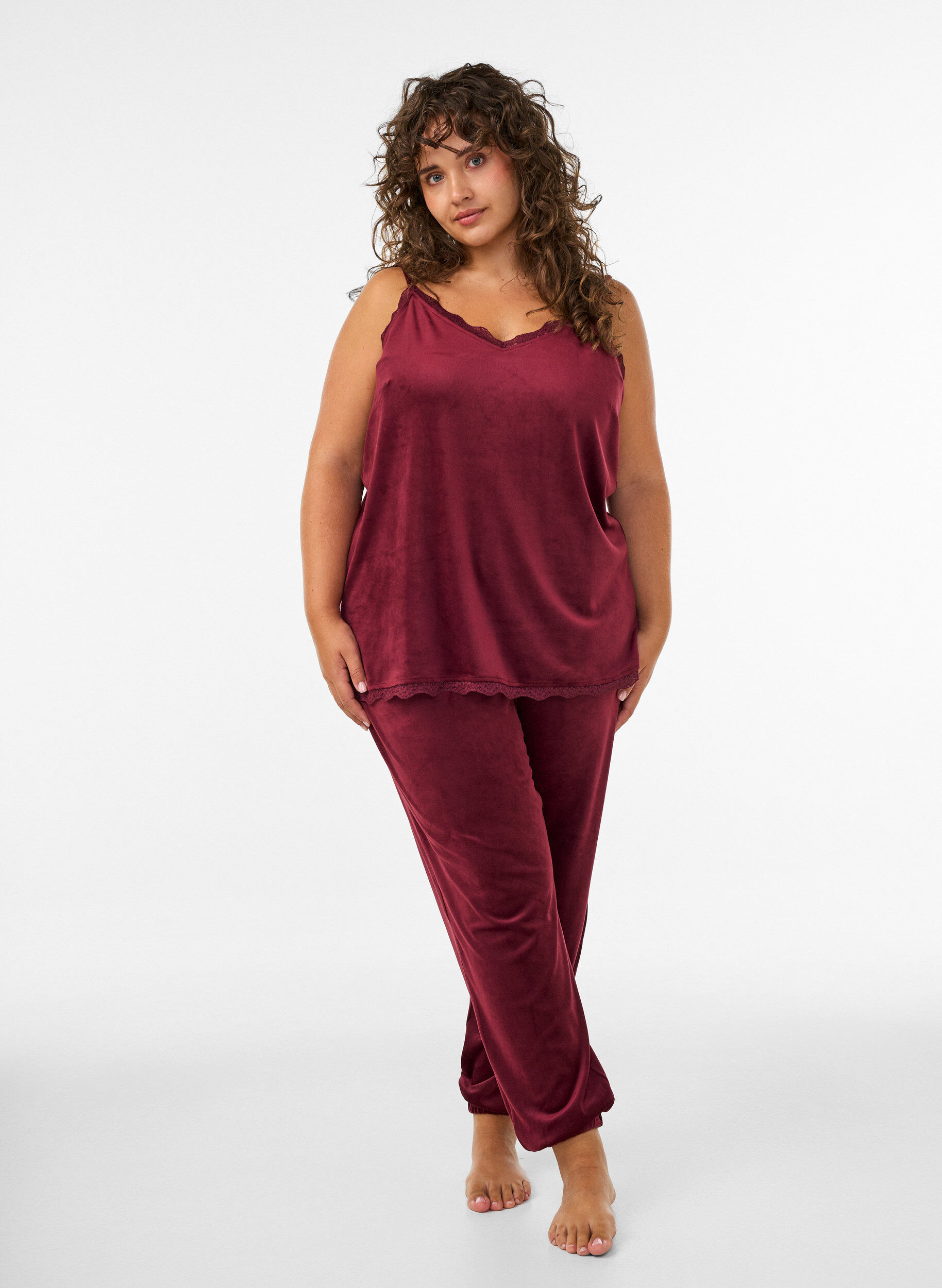 ZizziLockere Hose aus Velours, Rot, Model image number 1
