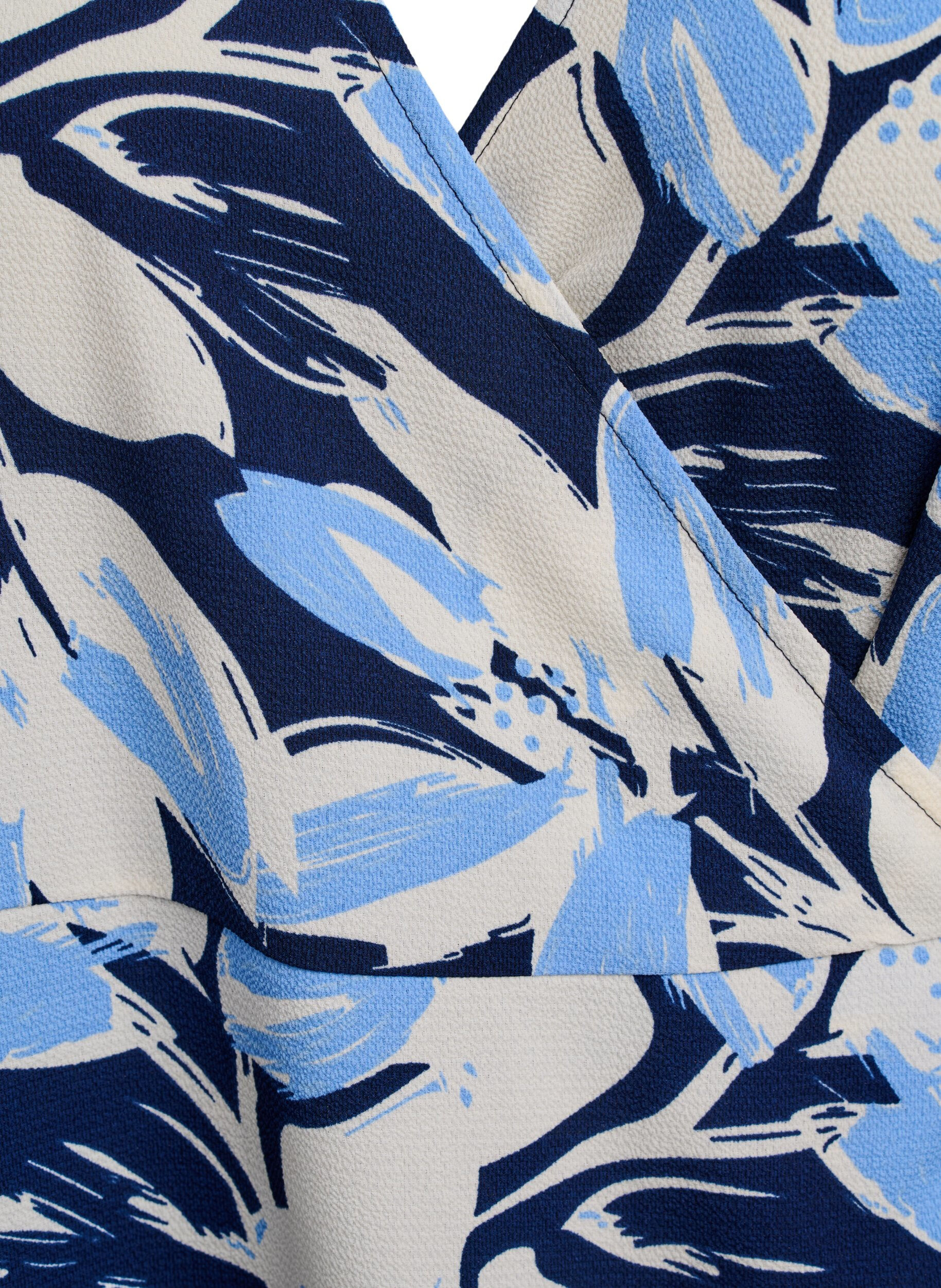 ZizziGebl&uuml;mtes Wickelkleid mit kurzen &Auml;rmeln, Blau, Packshot image number 2