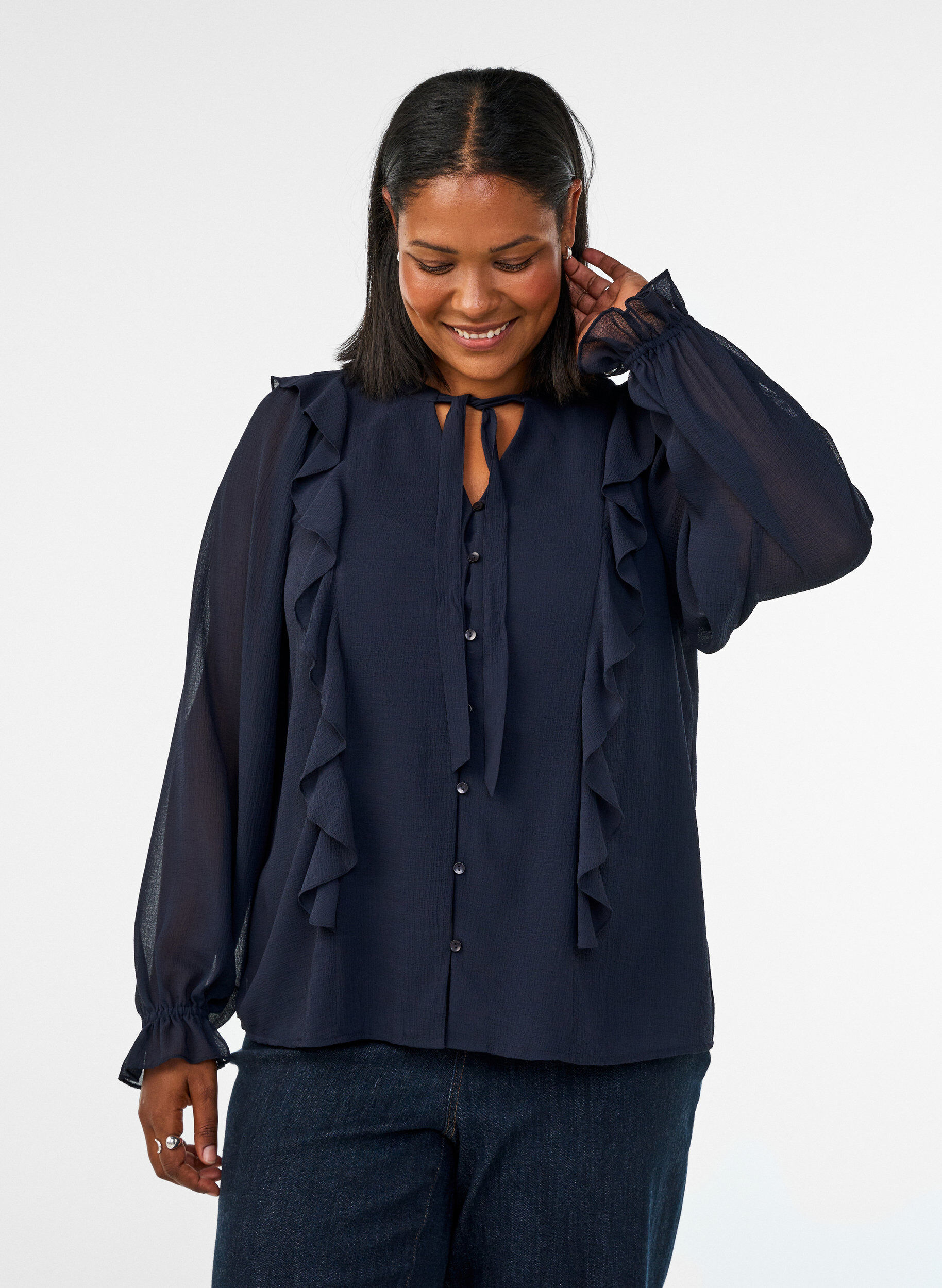 ZizziTransparente Bluse mit R&uuml;schen und Bindeband, Blau, Model image number 0