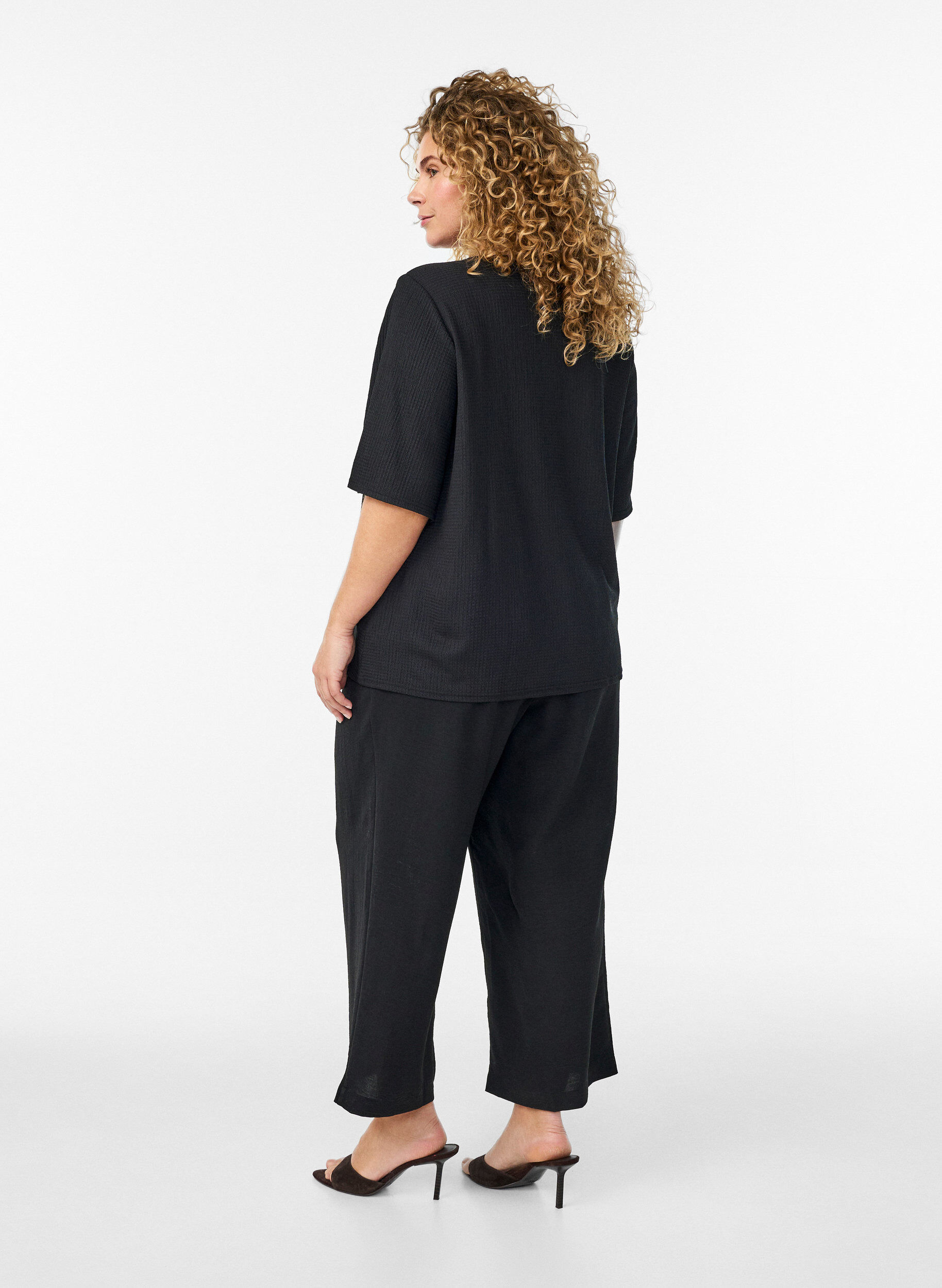 ZizziHoch taillierte Culotte mit Gummizug hinten, Schwarz, Model image number 1