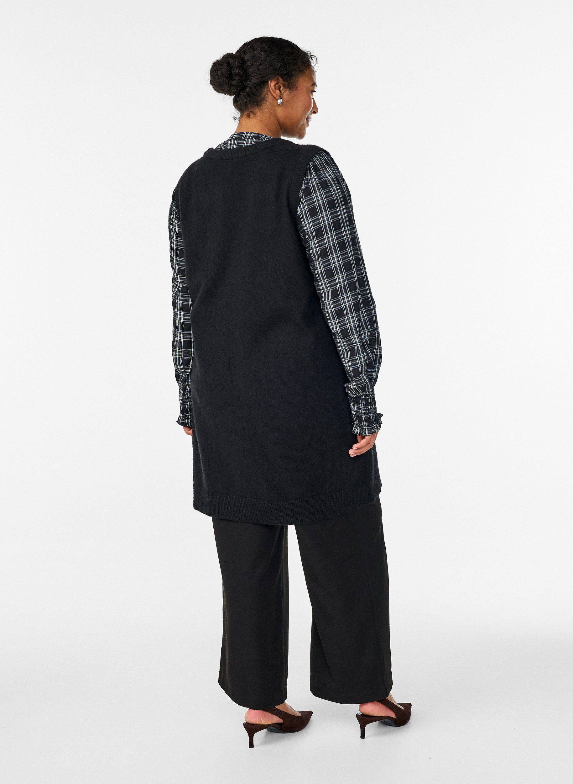 ZizziKurzes &auml;rmelloses Strickkleid, Schwarz, Model image number 2