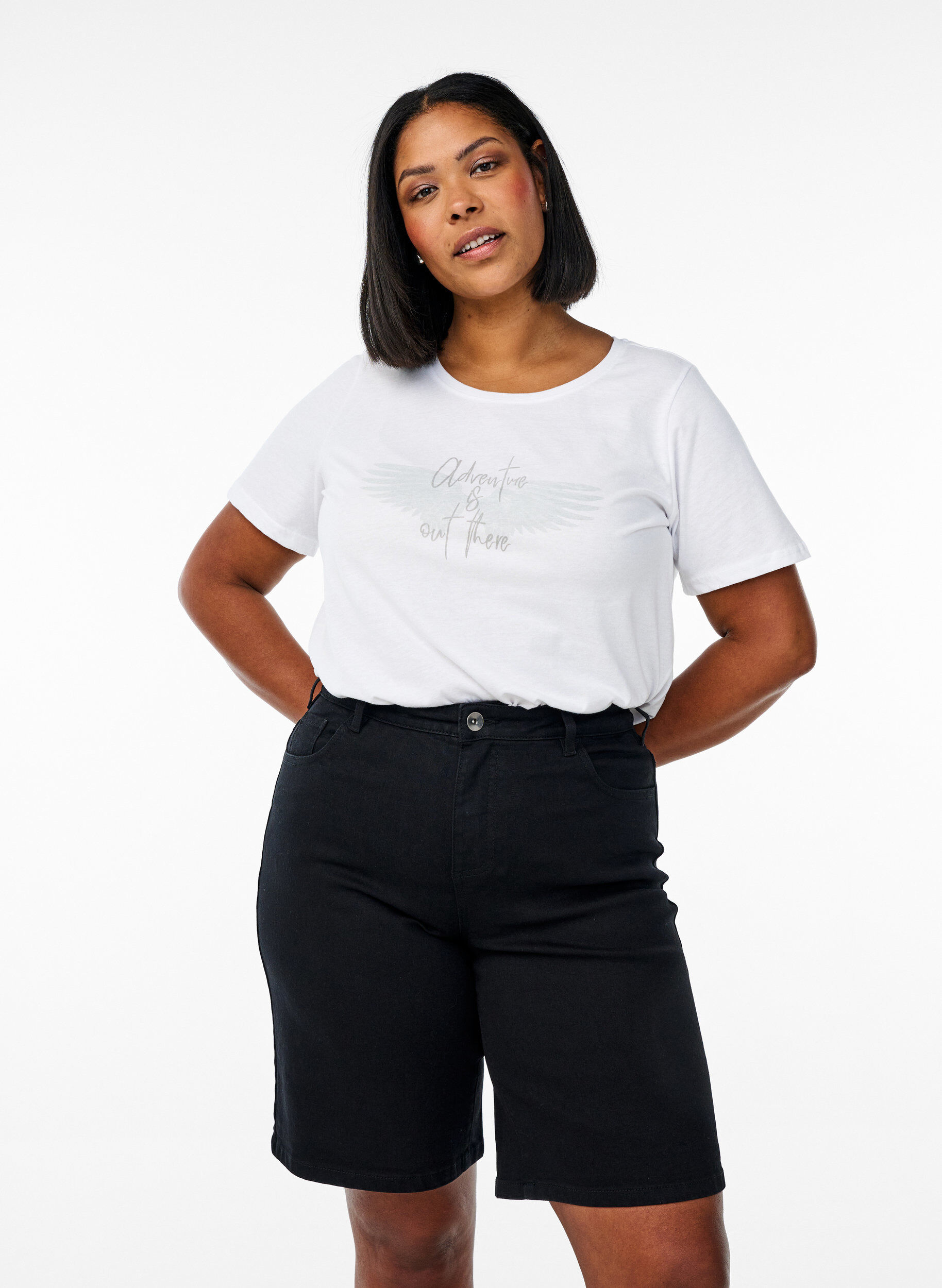 FLASH - Locker sitzende Jeansshorts mit hoher Taille, Schwarz, Model