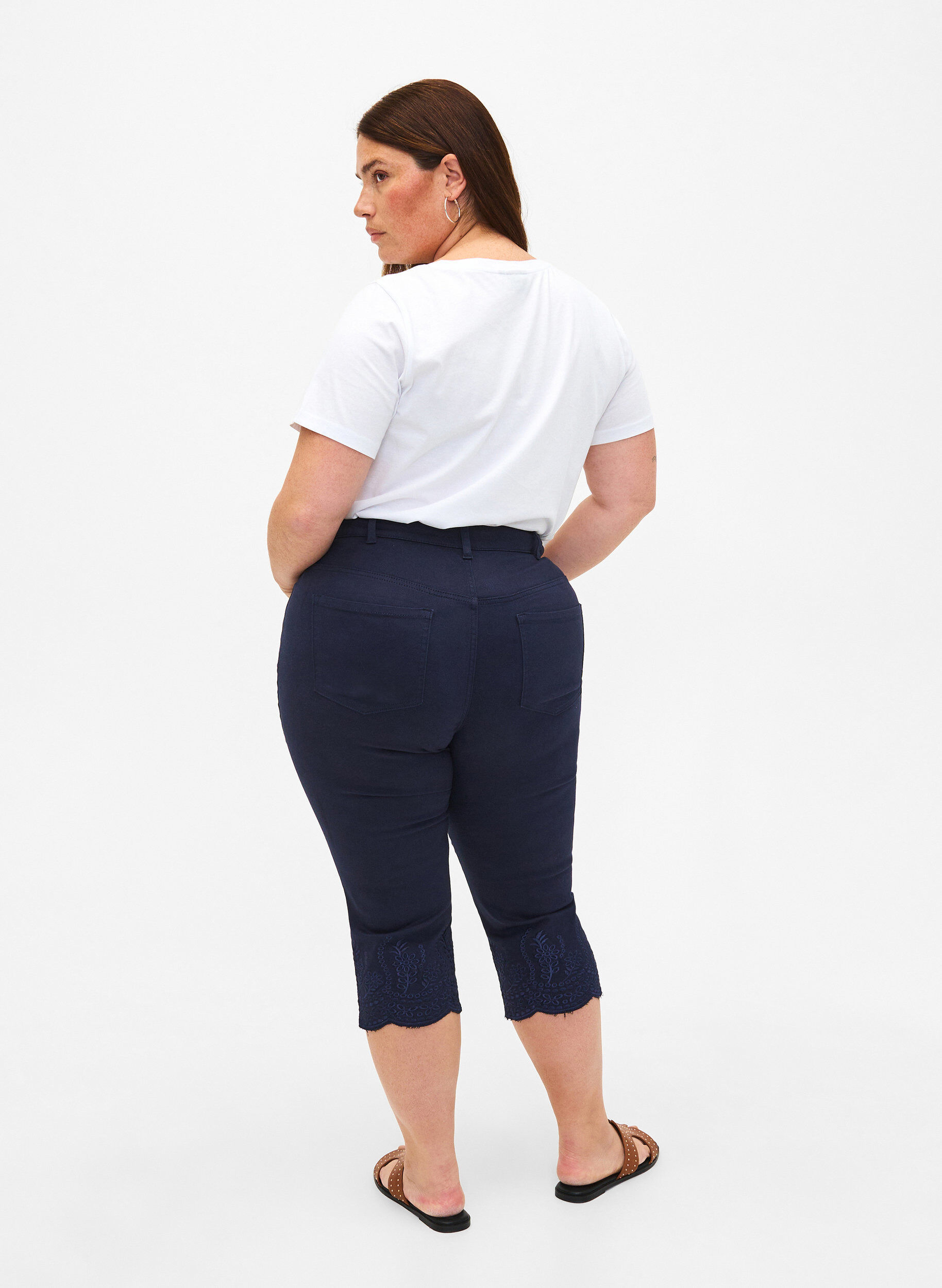 Zizzi Caprihosen mit hohem Bund und Lochstickerei, Night Sky, Model image number 1