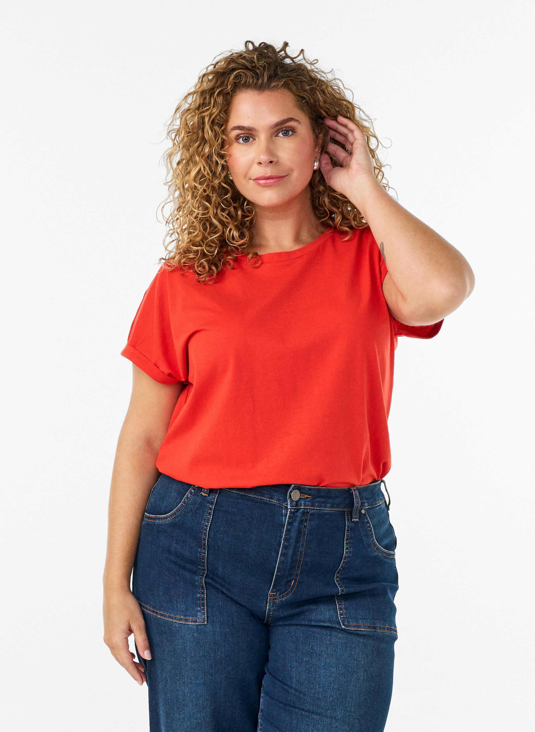 Kurz&auml;rmeliges T-Shirt aus einer Baumwollmischung, Orange, Model