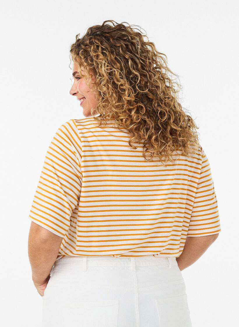 Gestreiftes T-Shirt aus TENCEL&trade; Lyocell, Gelb, Model image number 2