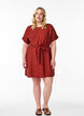 Kurzes Kleid mit lockerer Passform und Bindegürtel, Rot, Model image number 1