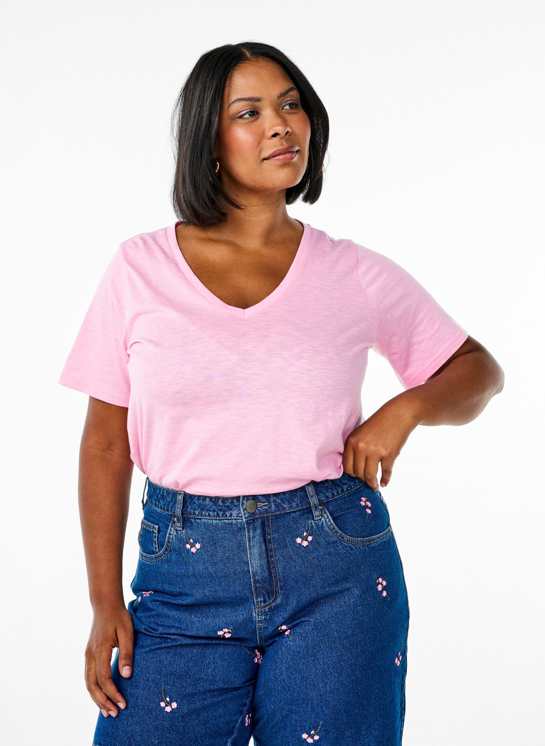 Kurz&auml;rmliges Basic-T-Shirt mit V-Ausschnitt, Pink, Model
