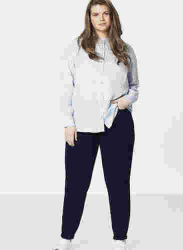 Hochtaillierte Super Slim Amy Jeans, Dark blue, Model image number 1