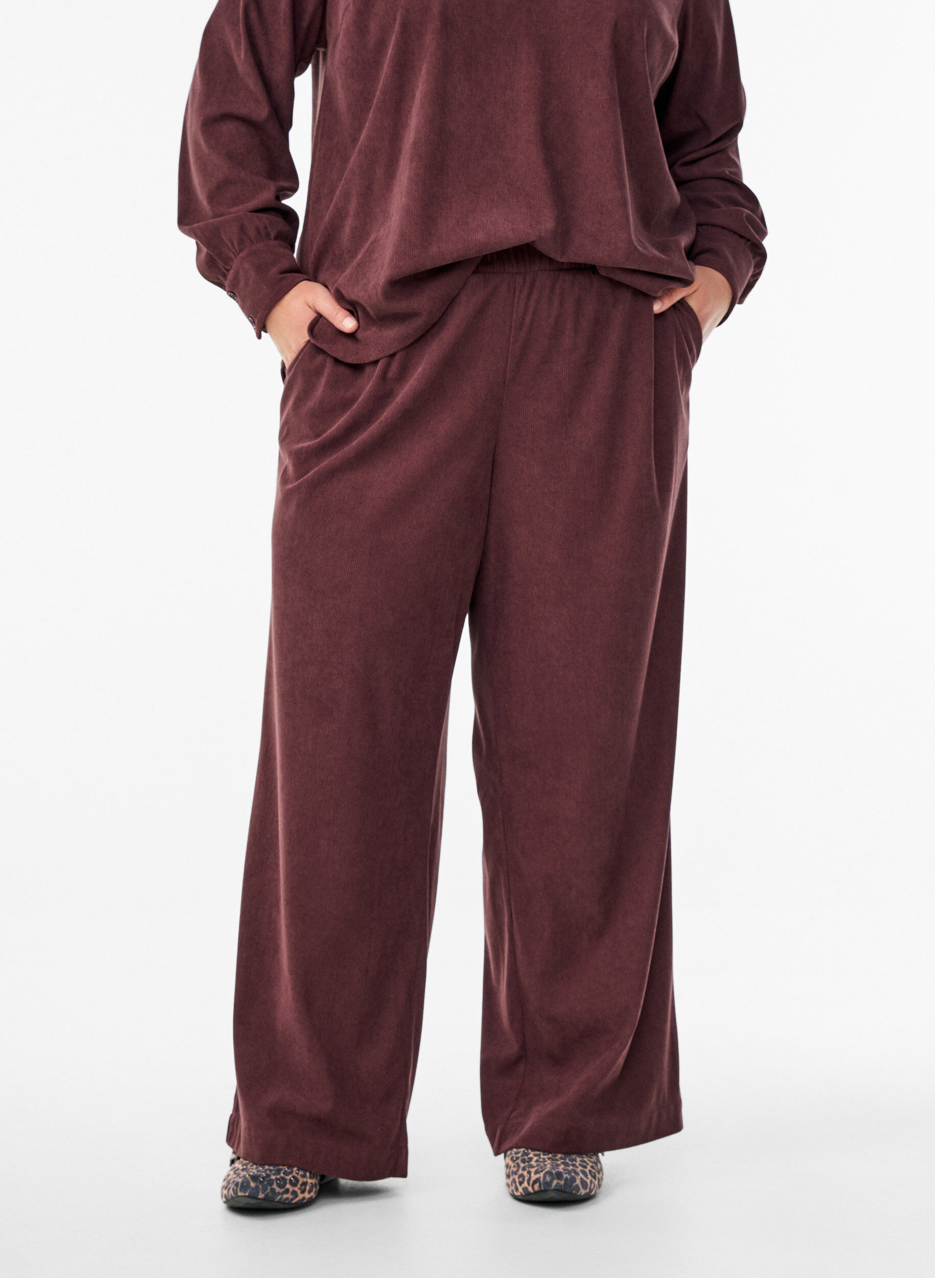 ZizziSamthose aus Samt mit weitem Bein, Dunkles Bordeaux, Model image number 2