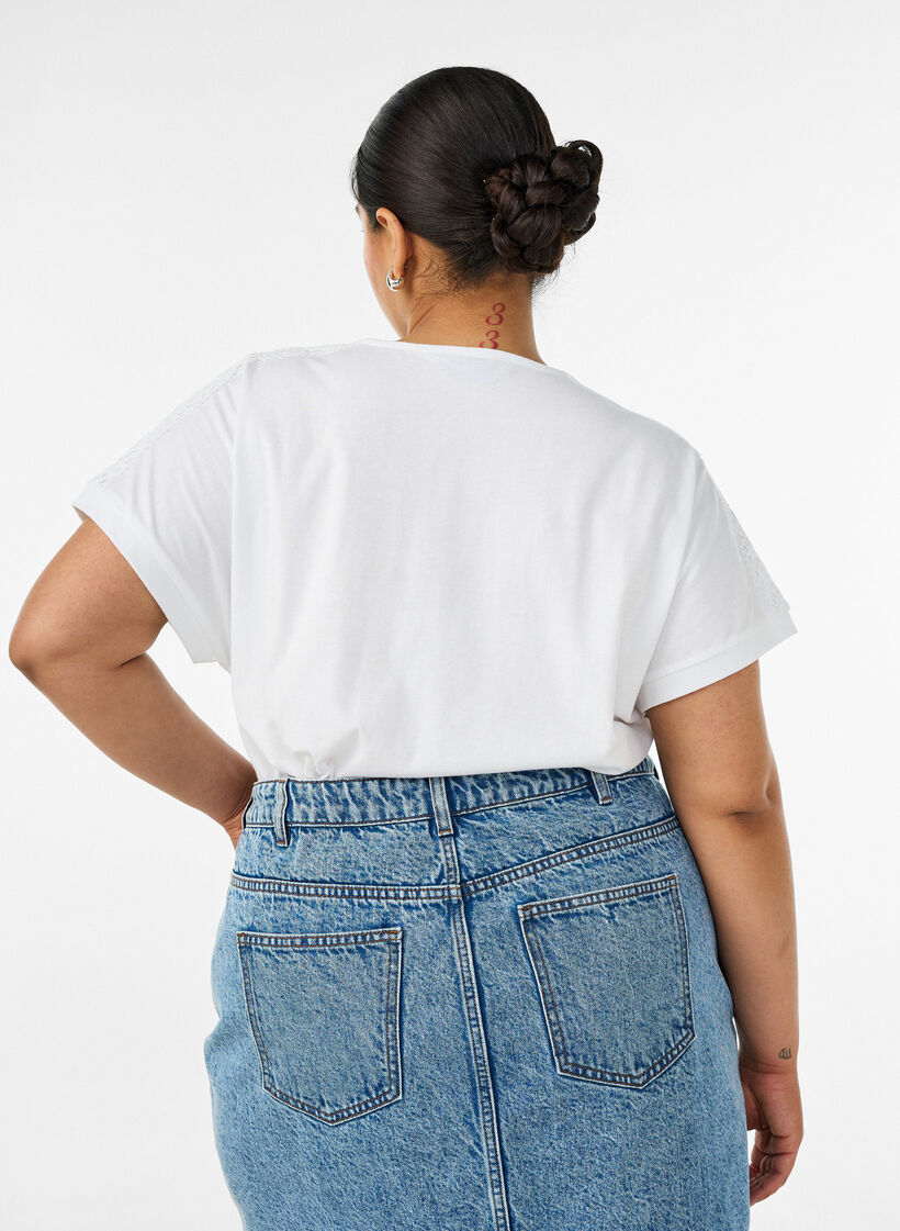 T-shirt aus Baumwolle mit H&auml;keldetail, Wei&szlig;, Model image number 2
