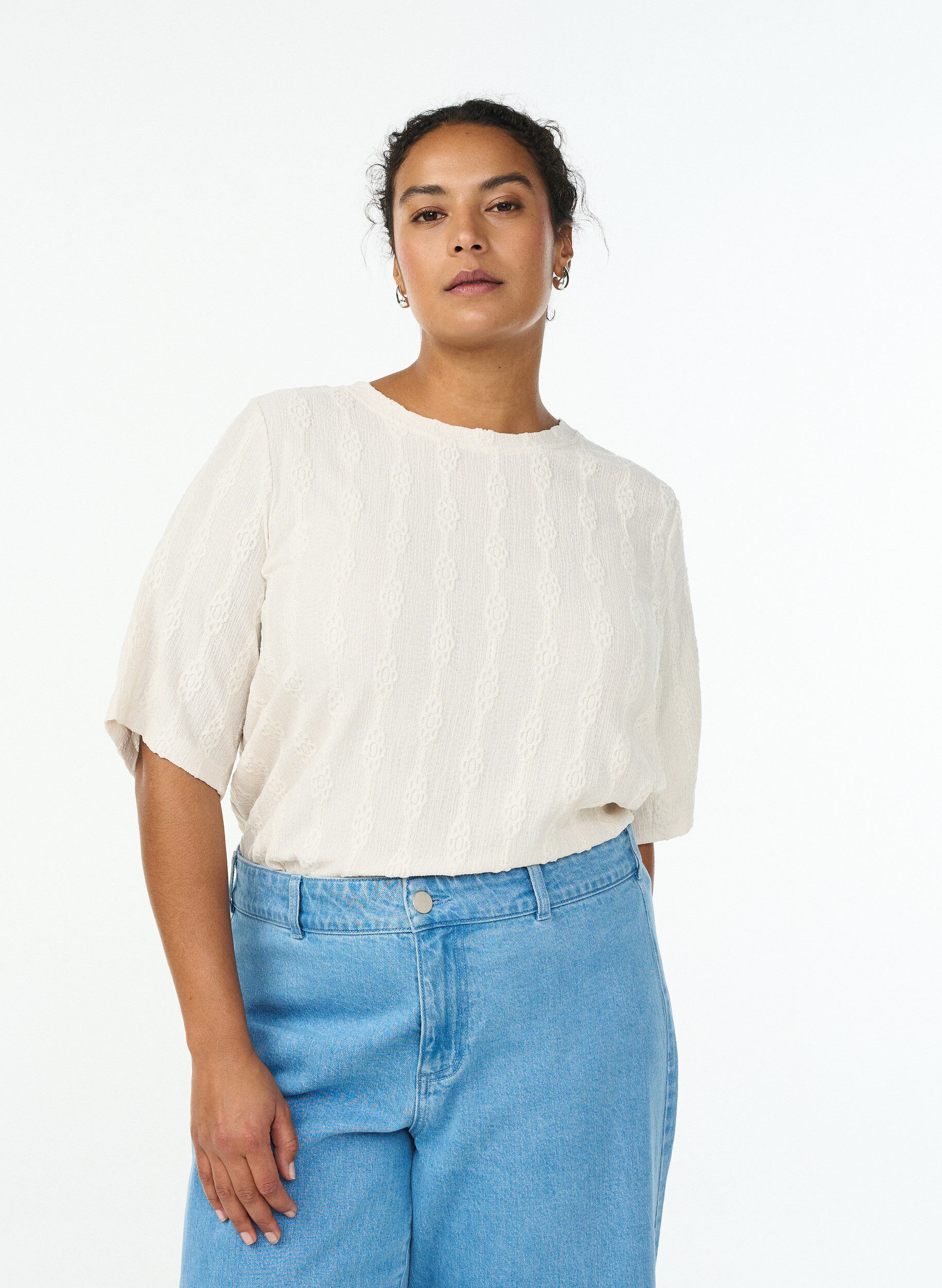 Bluse mit Strukturmuster und kurzen &Auml;rmeln, Beige, Model