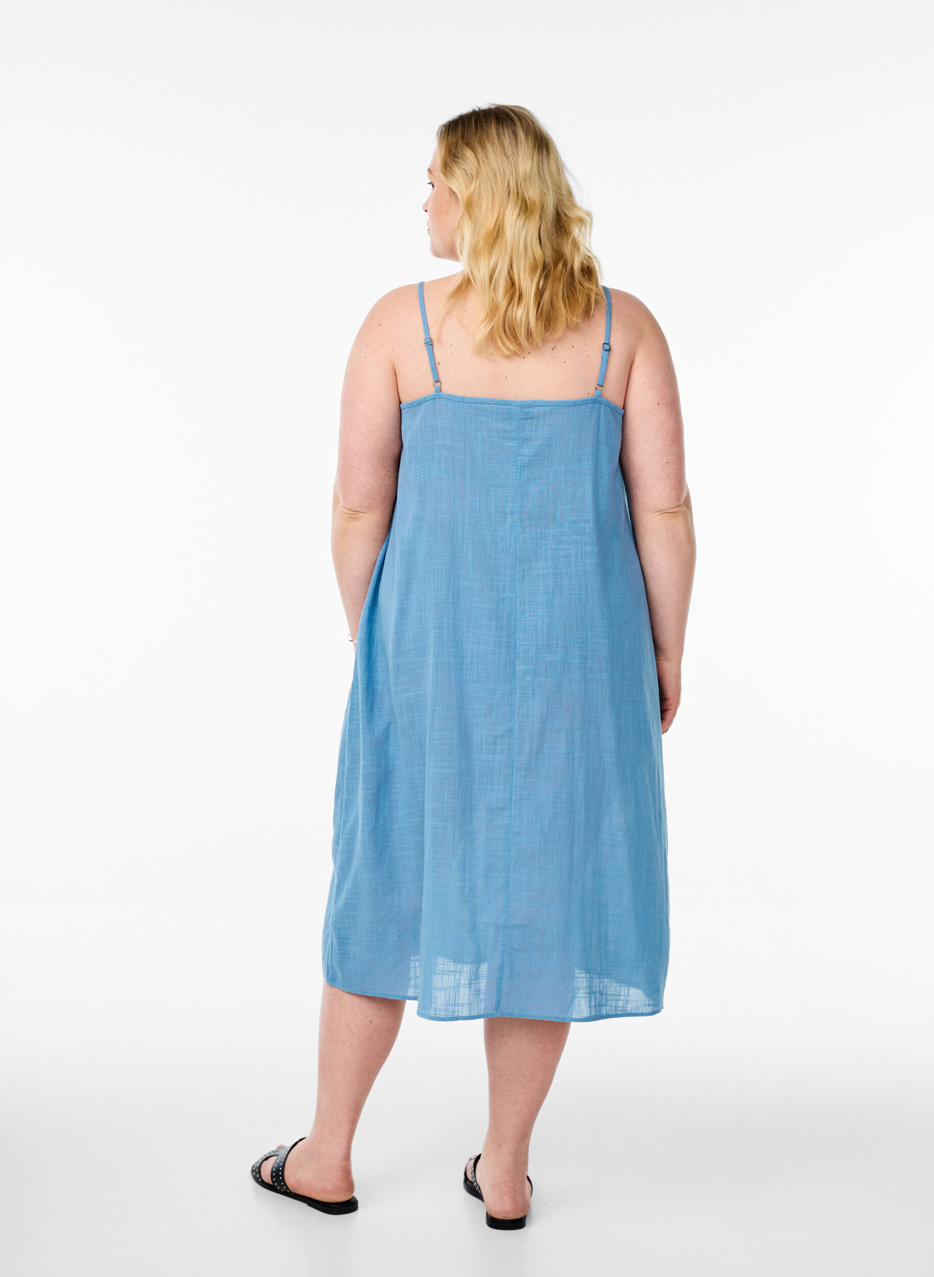 ZizziFLASH - Baumwollkleid mit Midi-L&auml;nge und Tr&auml;gern, Blau, Model image number 1