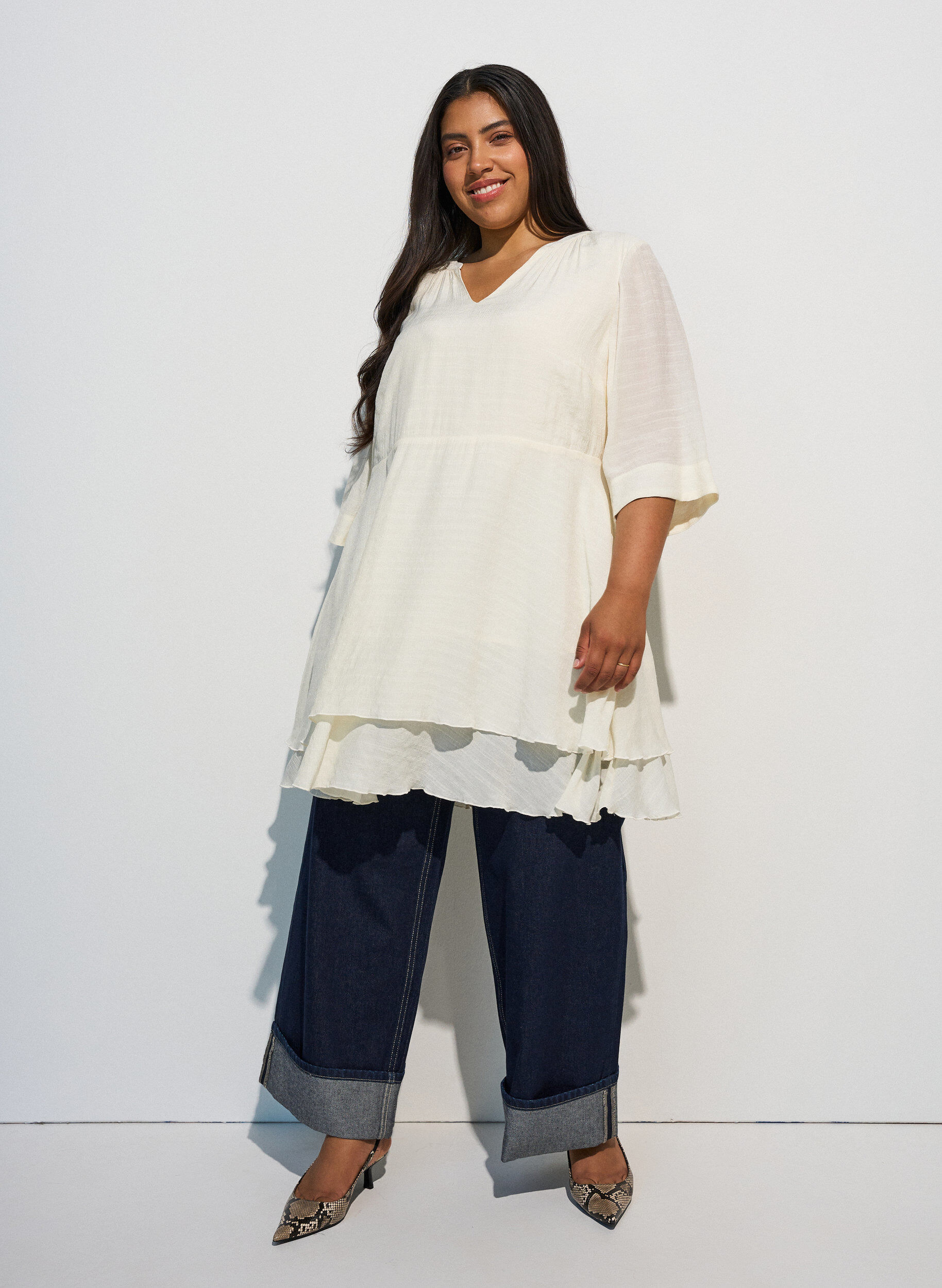 ZizziA-Linien-Kleid mit gestuften R&uuml;schen, Vanille, Model image number 1