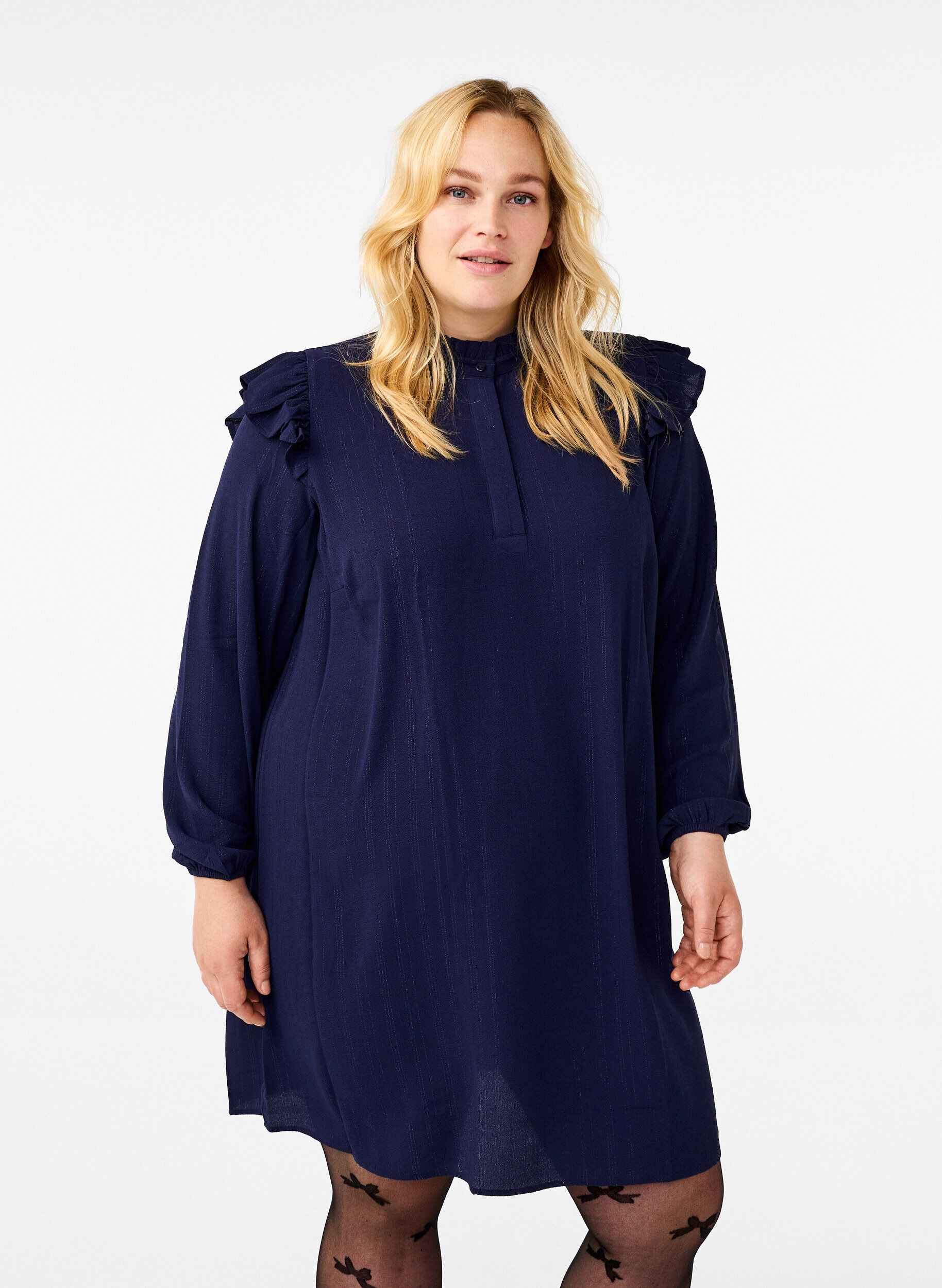 ZizziKurzes Kleid mit R&uuml;schen und Glitzer, Blau, Model image number 0