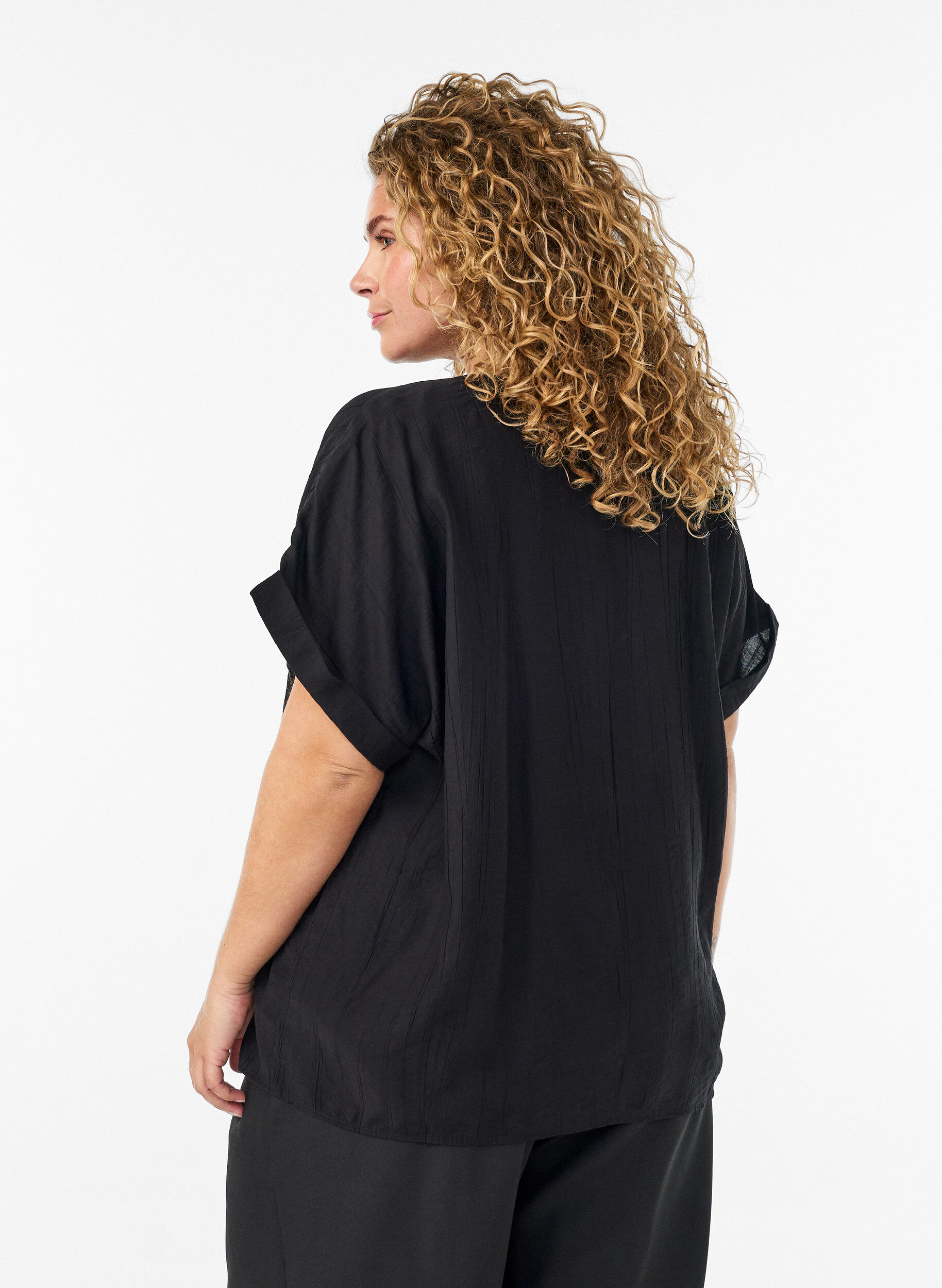 ZizziBluse aus Viskose mit Kn&ouml;pfen und Struktur, Schwarz, Model image number 2