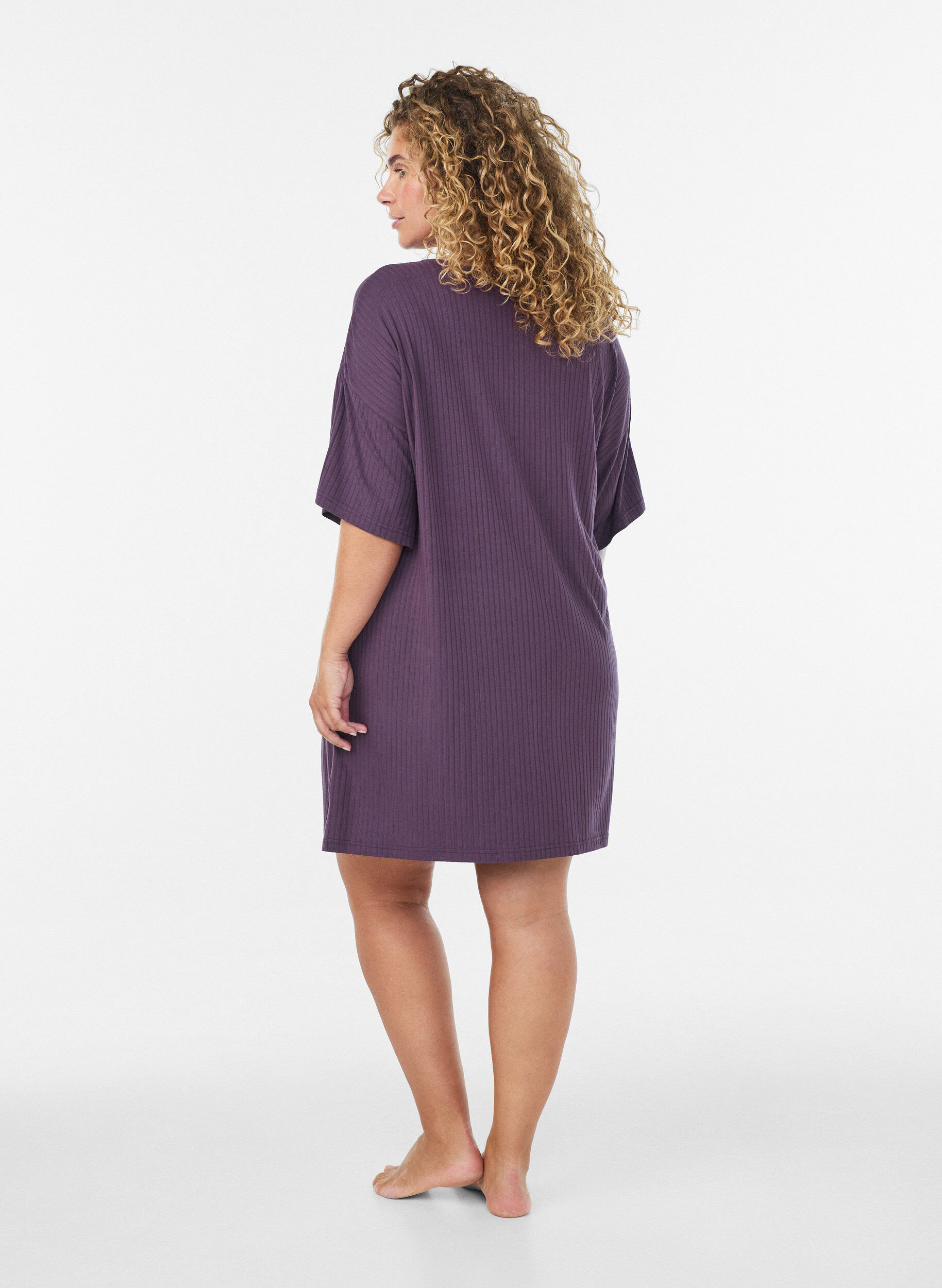 ZizziNachthemd aus Viskose-Jersey mit Rippstruktur, Lila, Model image number 2