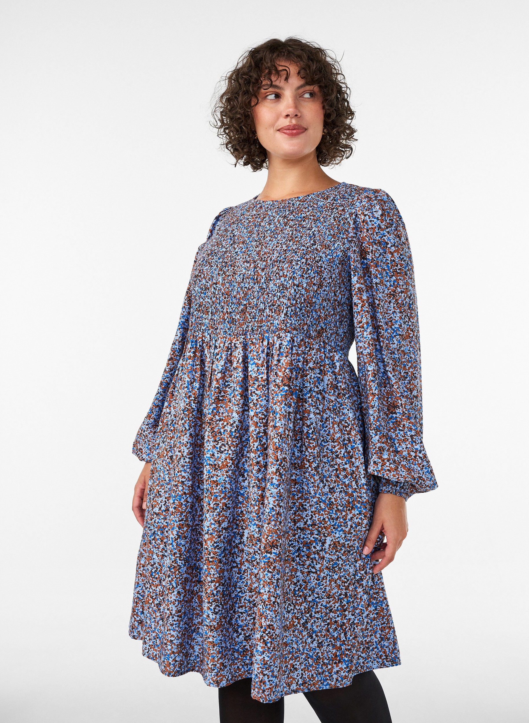 ZizziKleid aus Viskose mit Smock und Allover-Muster, Blau, Model image number 0