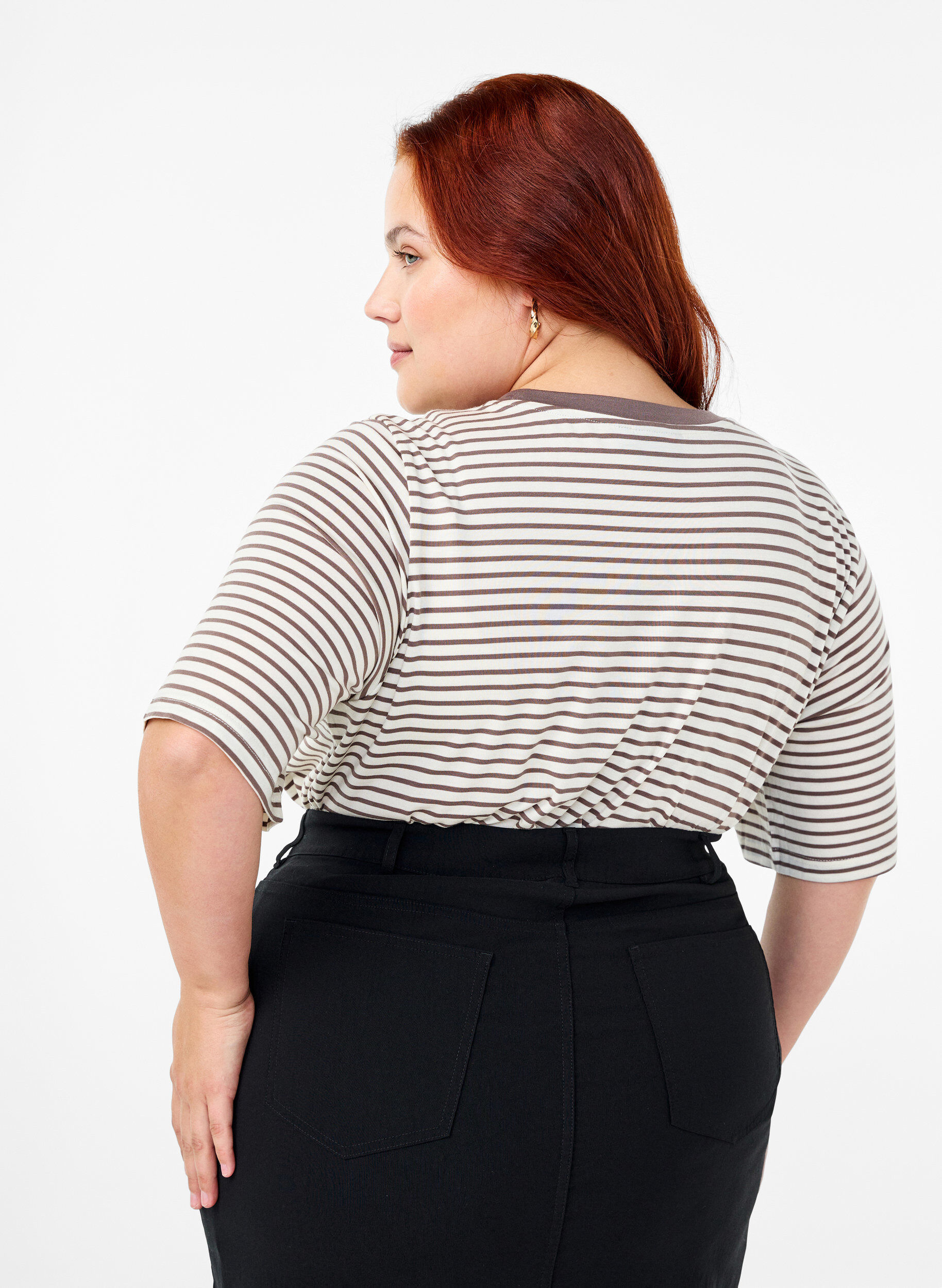 ZizziGestreiftes T-Shirt aus Lyocell mit Rundhalsausschnitt, Braun, Model image number 2