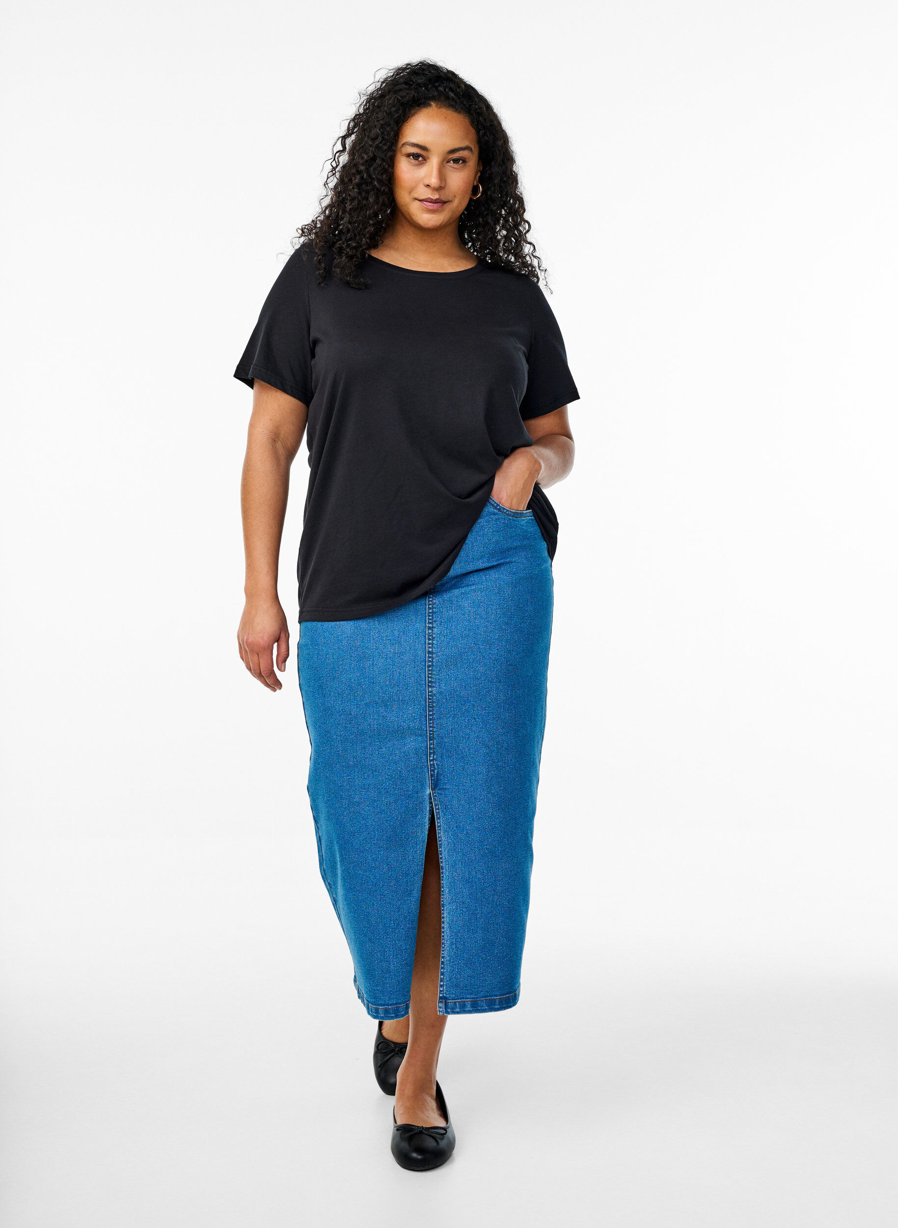 ZizziFLASH - 2er-Pack T-Shirts mit Rundhalsausschnitt, Black/Black, Model image number 2