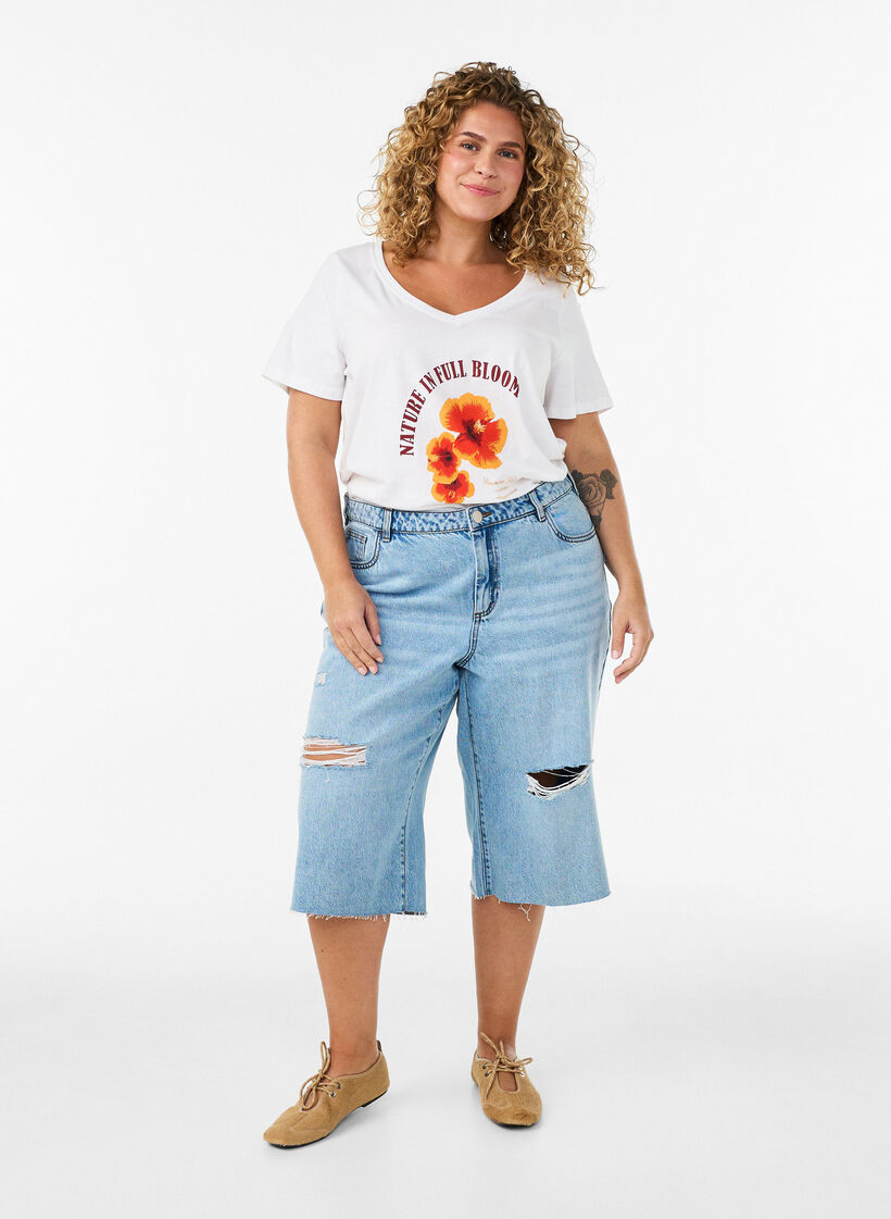 T-Shirt aus Baumwolle mit Frontprint und V-Ausschnitt, Wei&szlig;, Model image number 1