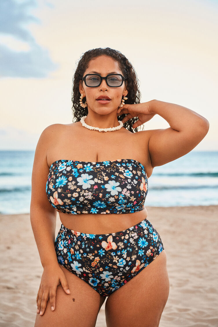 Tr&auml;gerloses Bikini Top, , Model