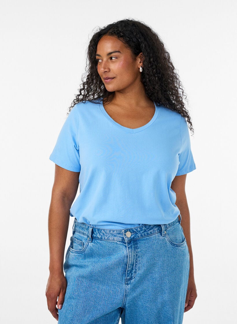 Einfarbiges basic T-Shirt aus Baumwolle, Blau, Model image number 0