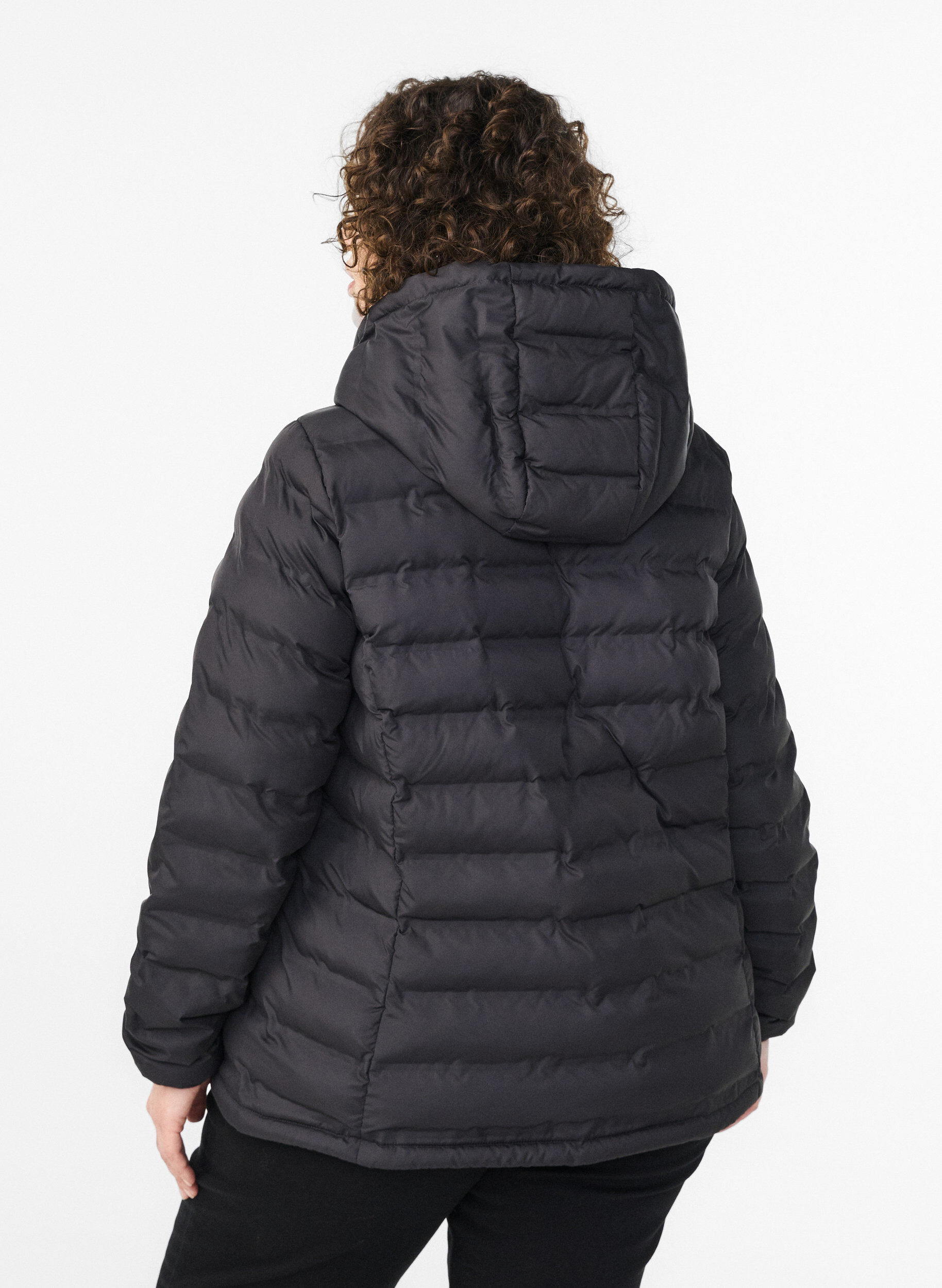ZizziWasserabweisende leichte Jacke mit Kapuze, Schwarz, Model image number 2