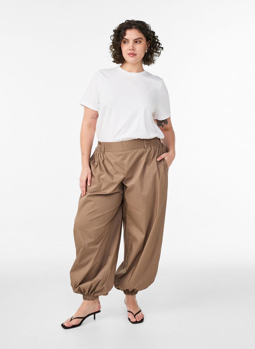 T-Shirt aus Baumwolle mit Print, Wei&szlig;, Model image number 1