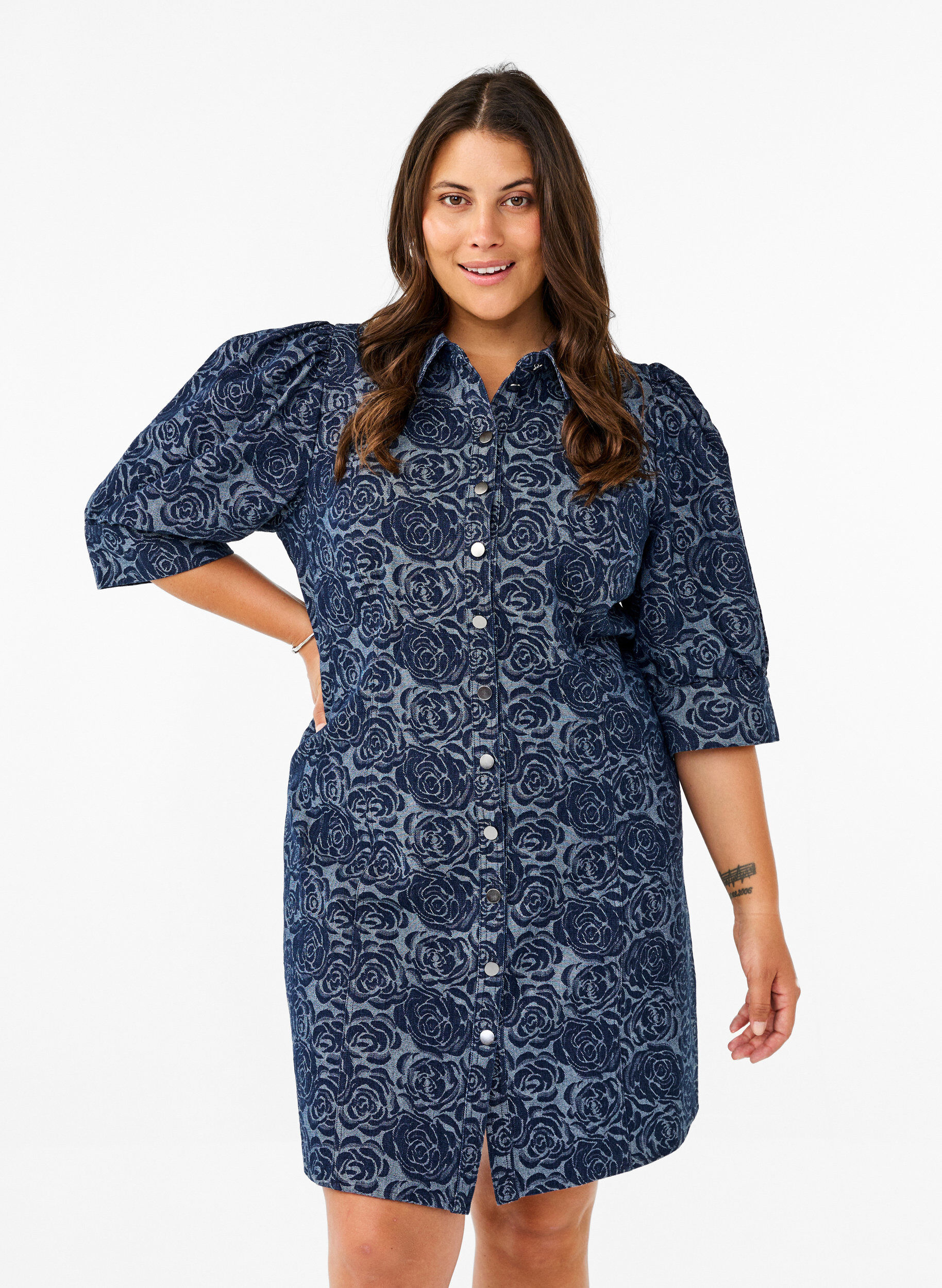 ZizziKurzes Denim-Hemdkleid mit Rosenmuster, Denim Rose AOP, Model image number 0