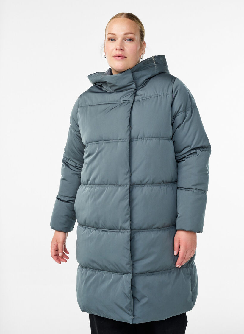 Lange Steppjacke mit Kapuze, Blau, Model