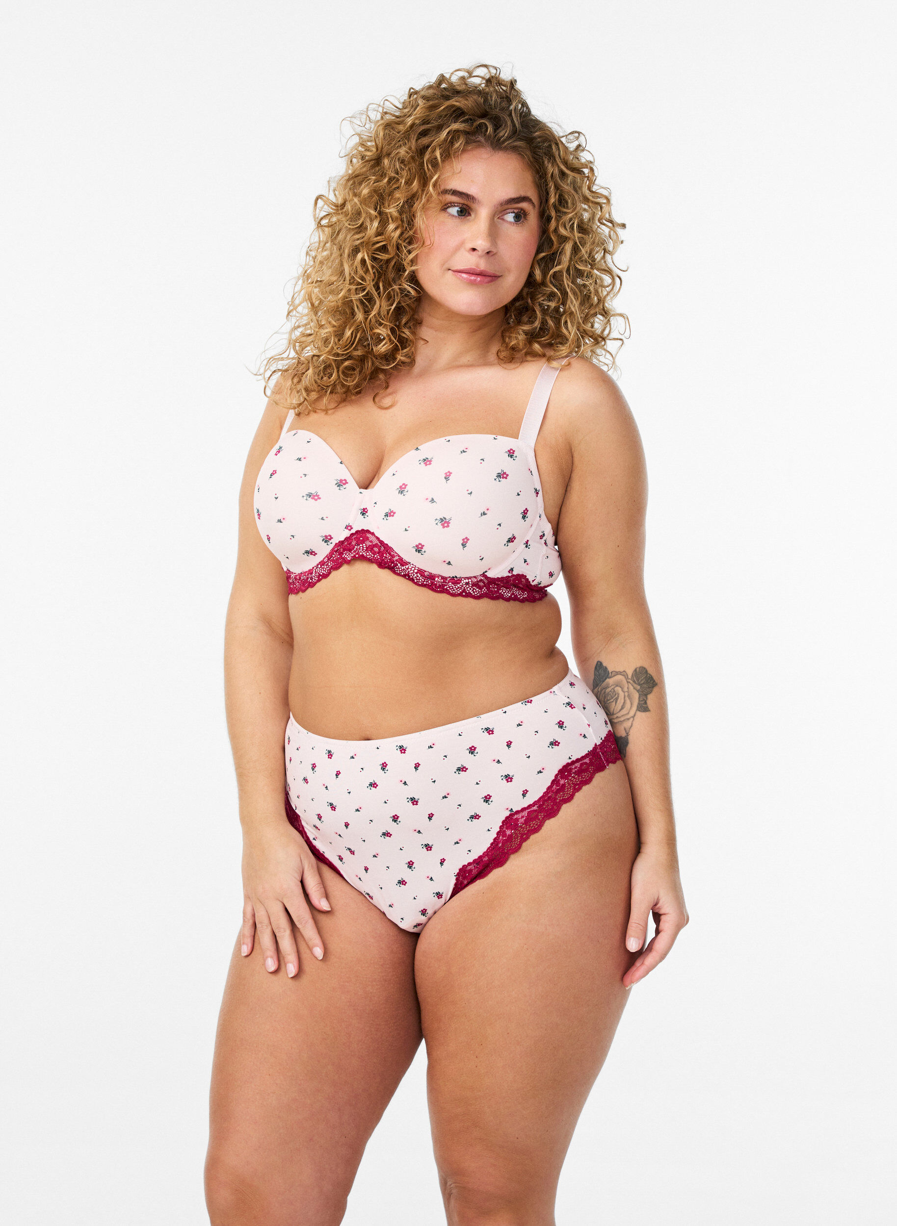 ZizziGebl&uuml;mter Brazilian Slip mit Spitze, Rot, Model image number 1