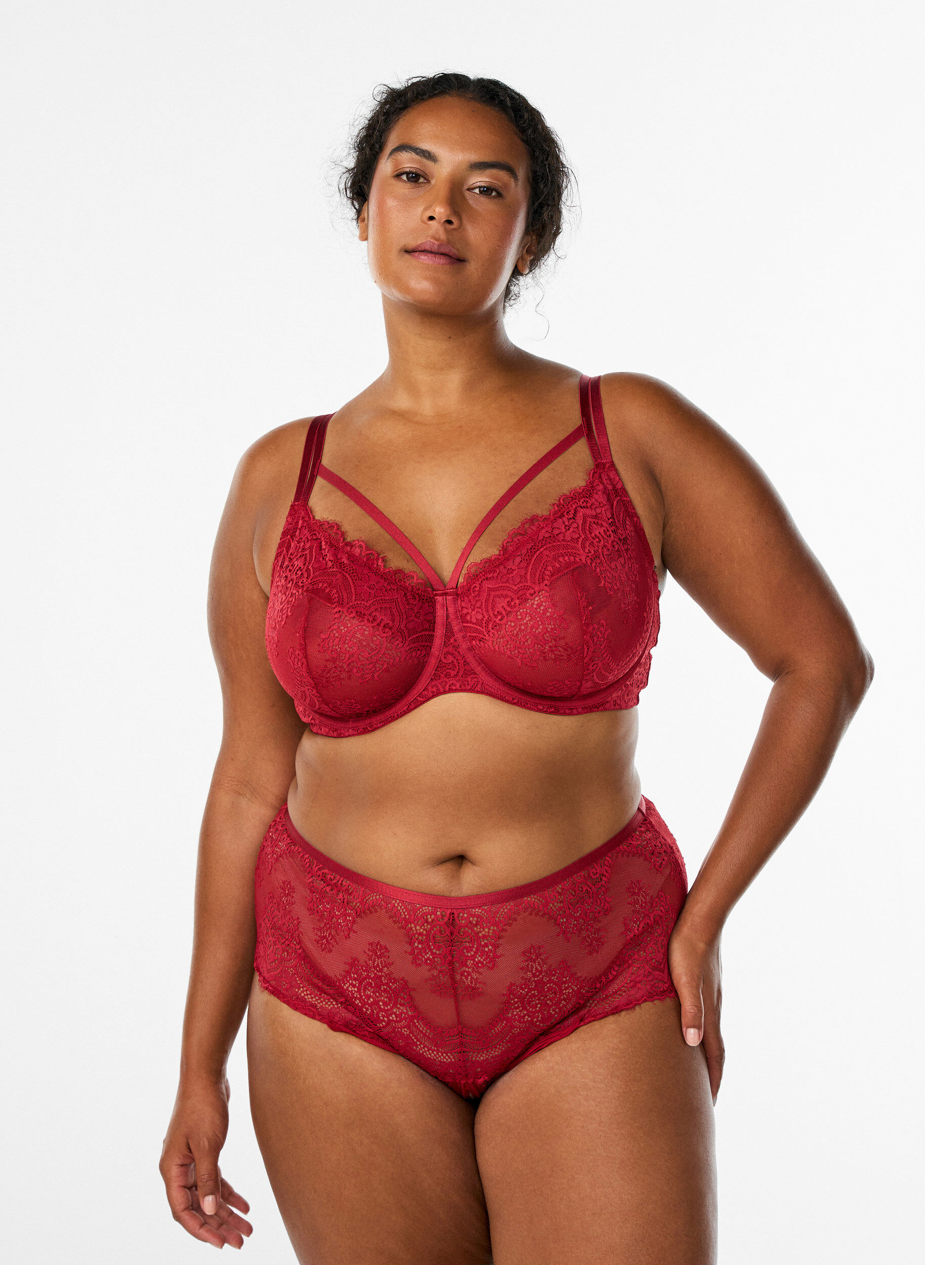 Hipster-Tanga aus Spitze mit einer &Ouml;ffnung unten, Rot, Model