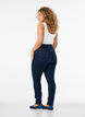 Super Slim Amy Jeans mit hoher Taille, Blau, Model image number 1