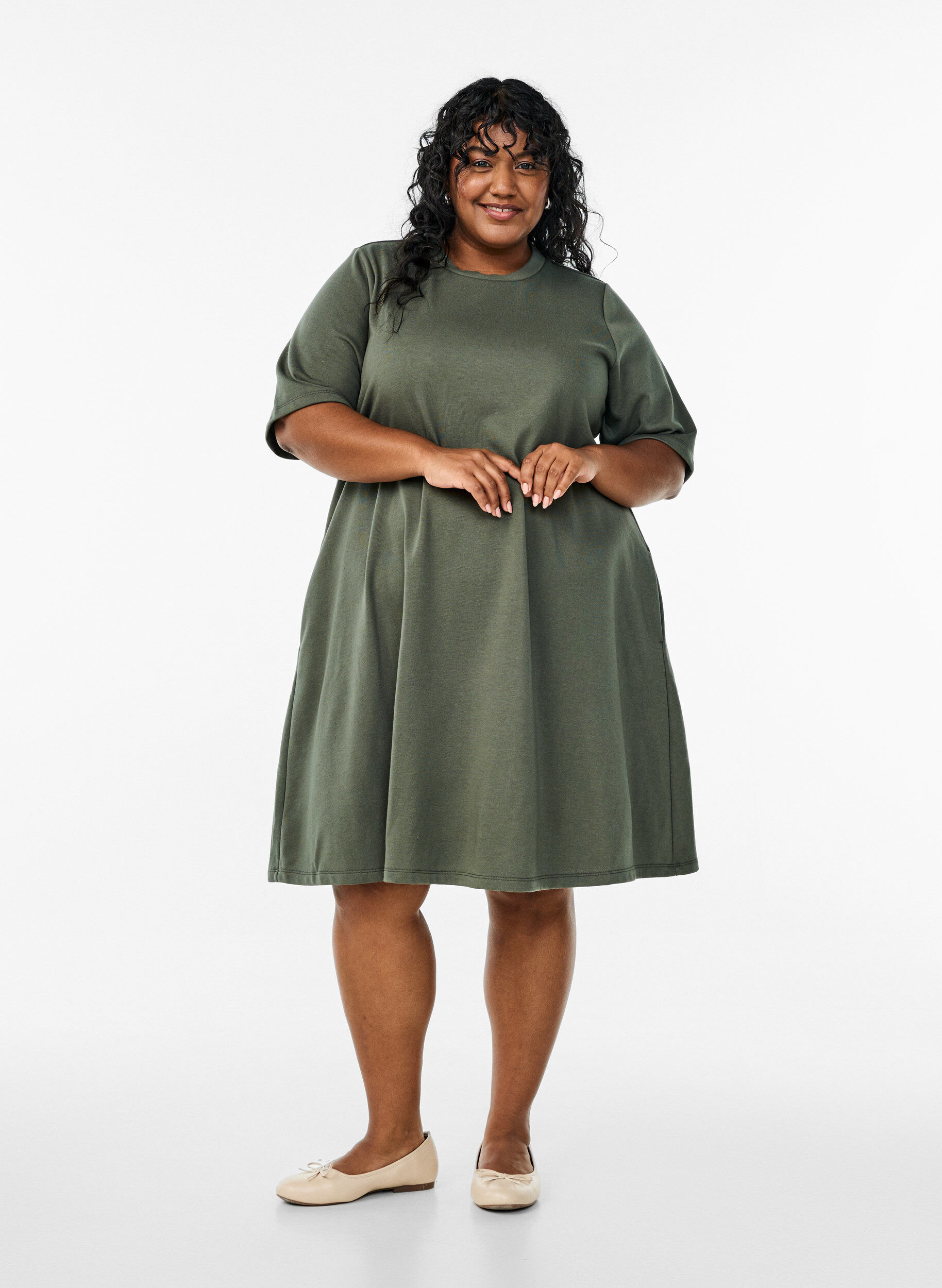 ZizziKnielanges Jerseykleid mit Taschen und A-Schnitt, Gr&uuml;n, Model image number 1