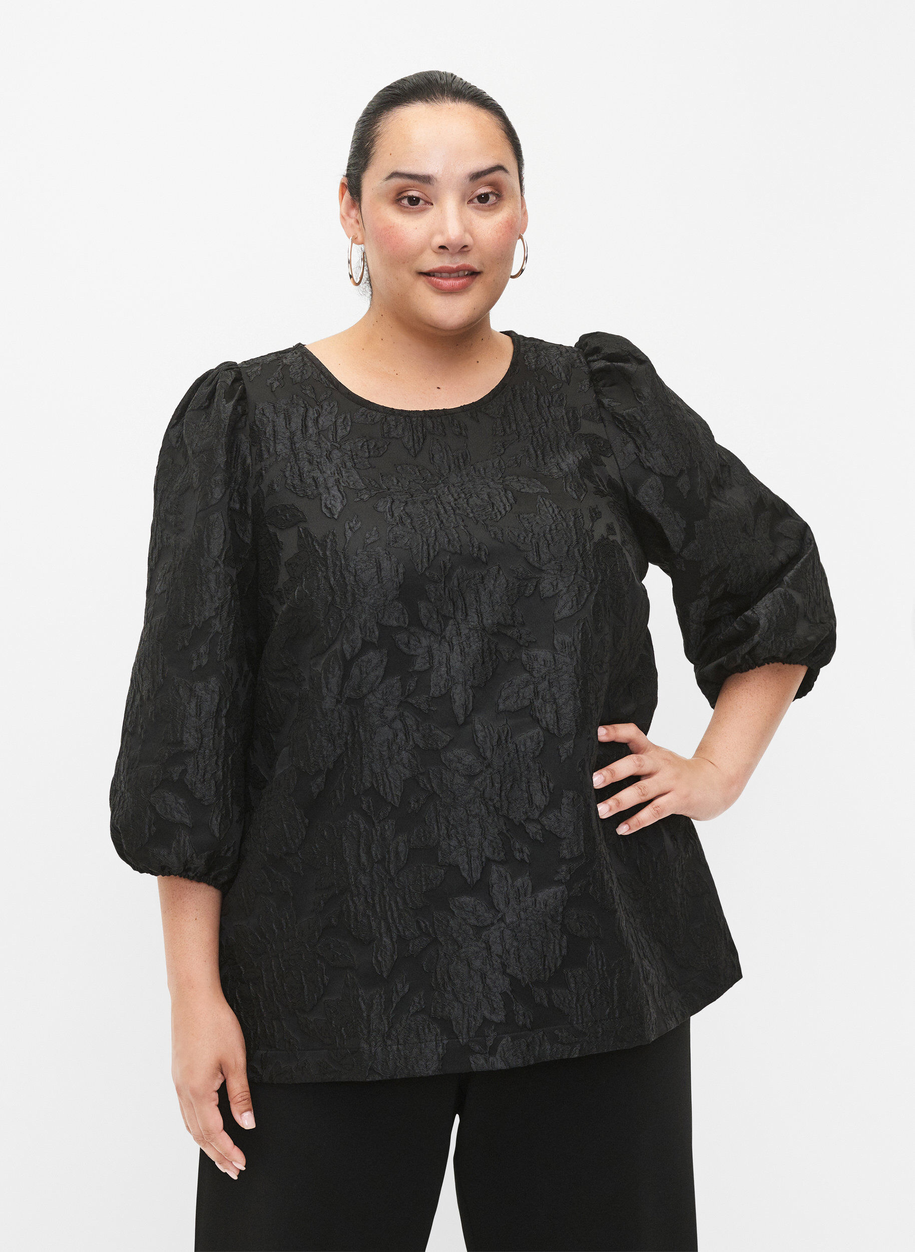 Zizzi Jacquard-Bluse mit 3/4-&Auml;rmeln, Black, Model image number 0