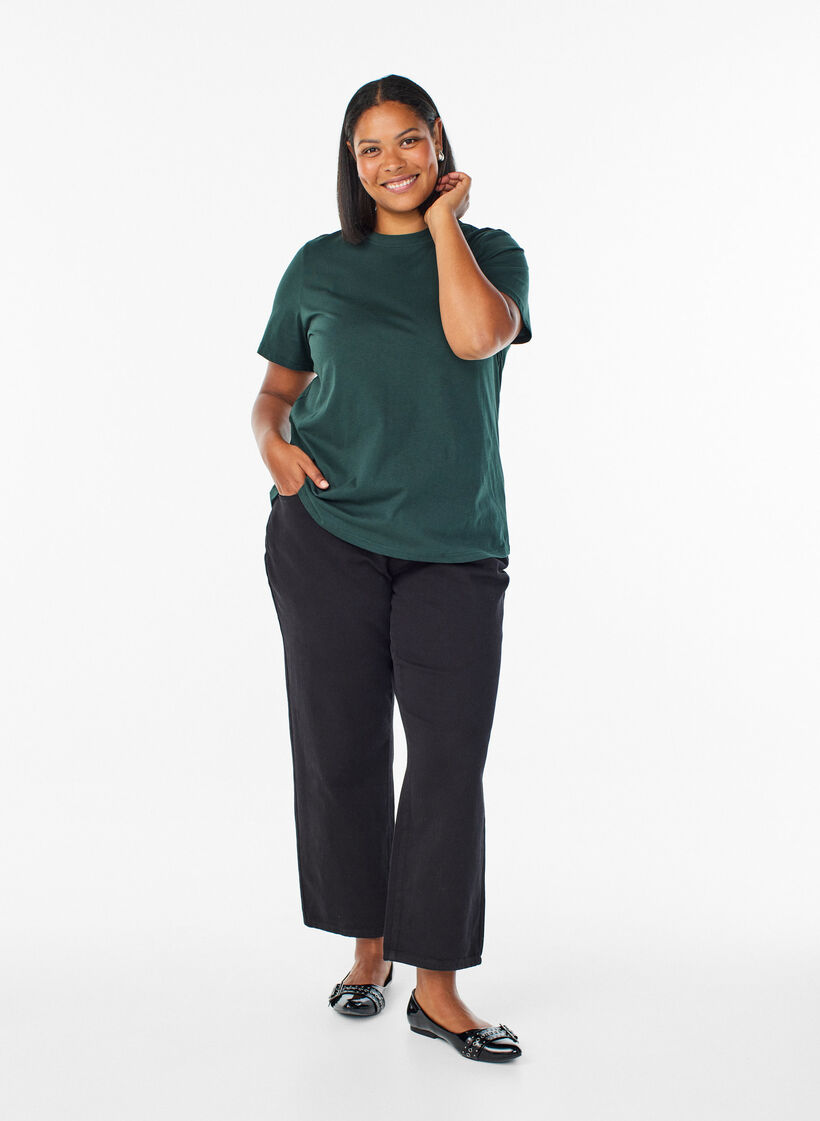 Basic T-Shirt aus Baumwolle mit Rundhalsausschnitt, Gr&uuml;n, Model image number 1