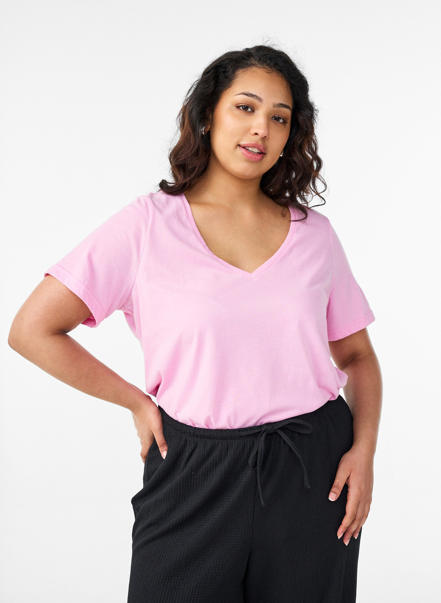 T-Shirt mit V-Ausschnitt, Pink, Model