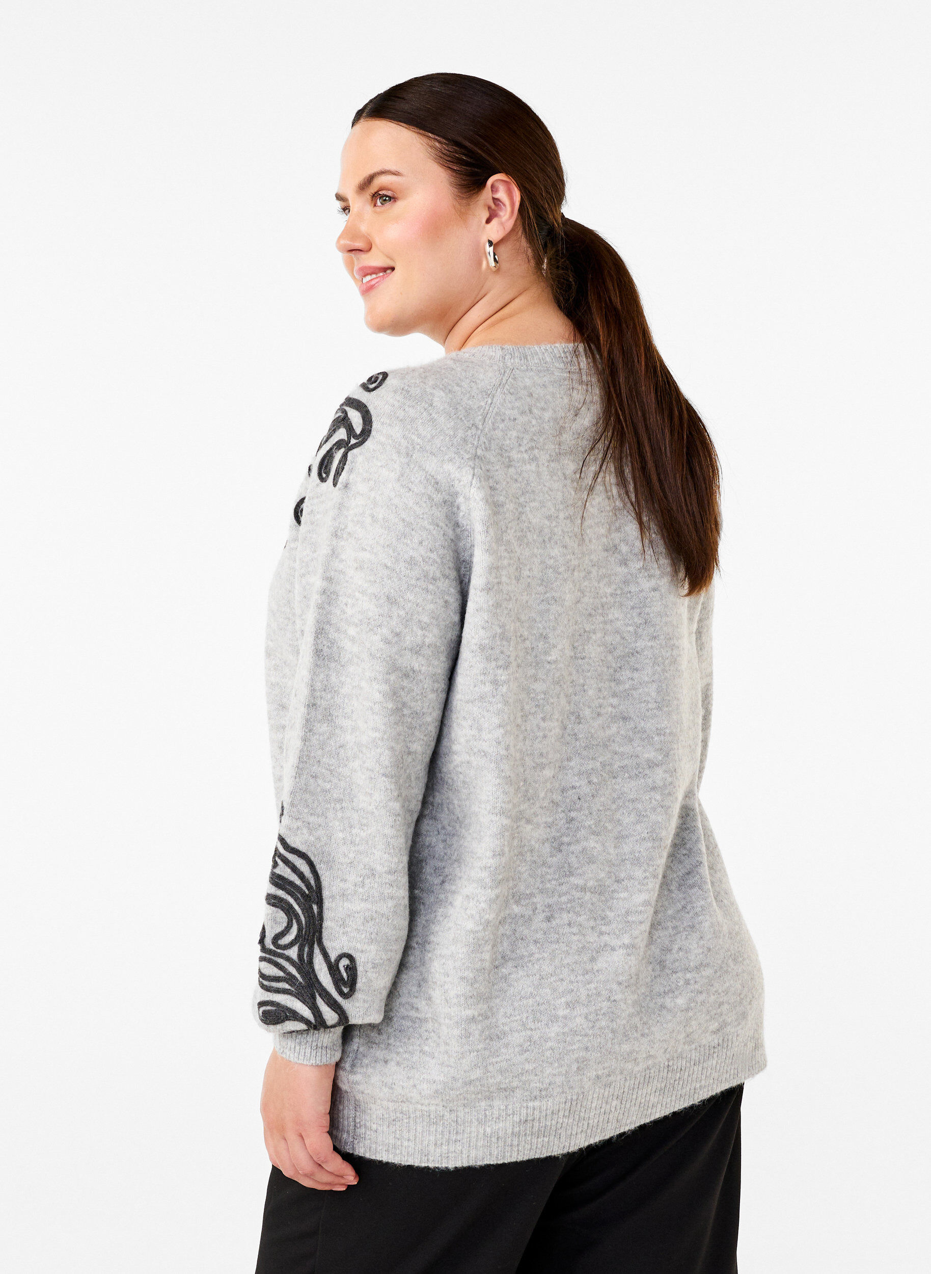 Zizzi Strickbluse mit dekorativem Muster, Light Grey Melange, Model image number 1