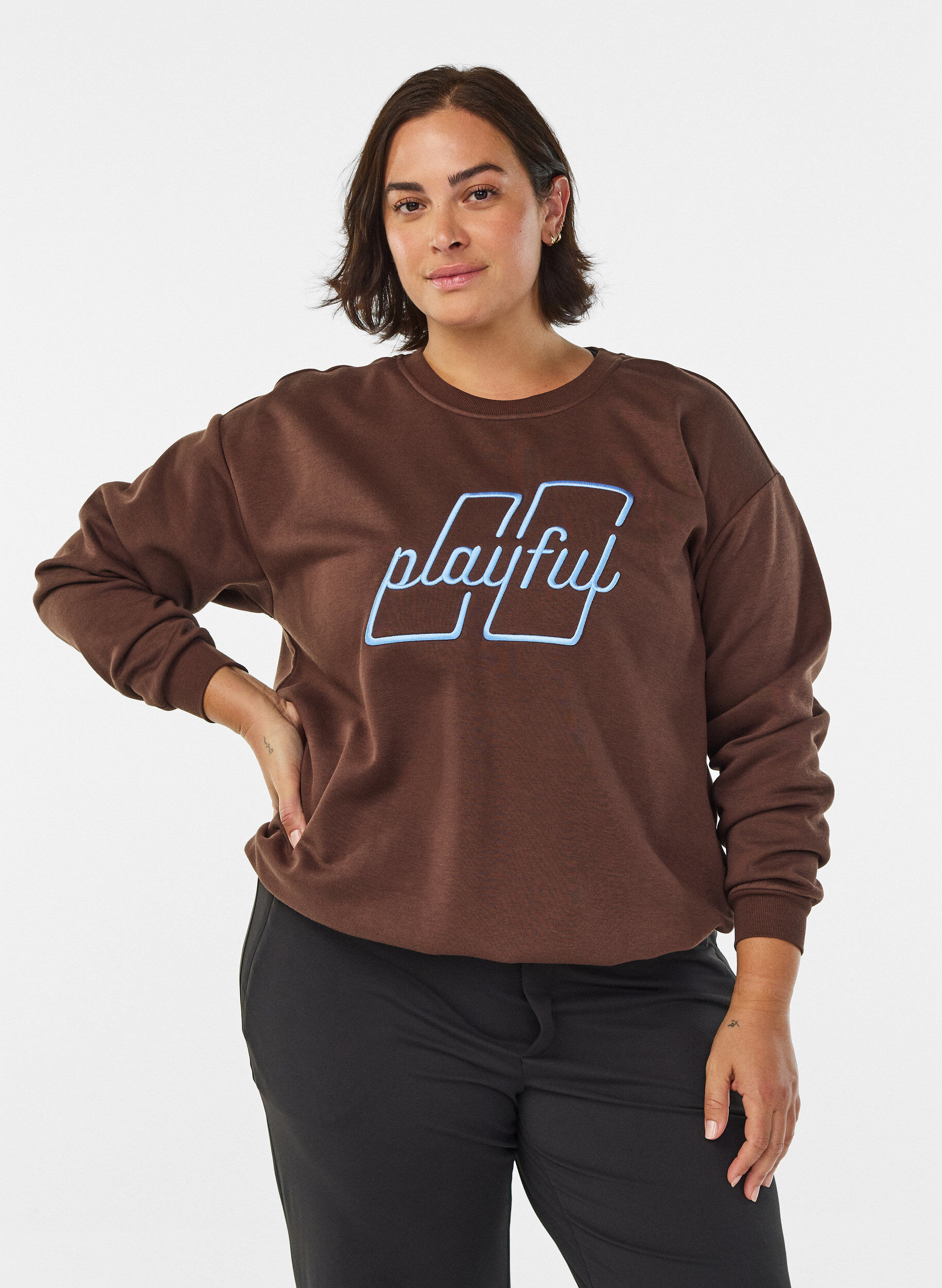 ZizziSweatshirt mit gesticktem Text, Braun, Model image number 0