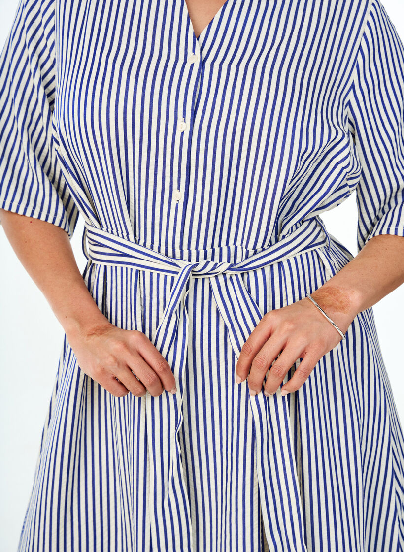 Kn&ouml;chellanges Hemdblusenkleid mit Bindeg&uuml;rtel und Streifen, Blau, Model image number 3